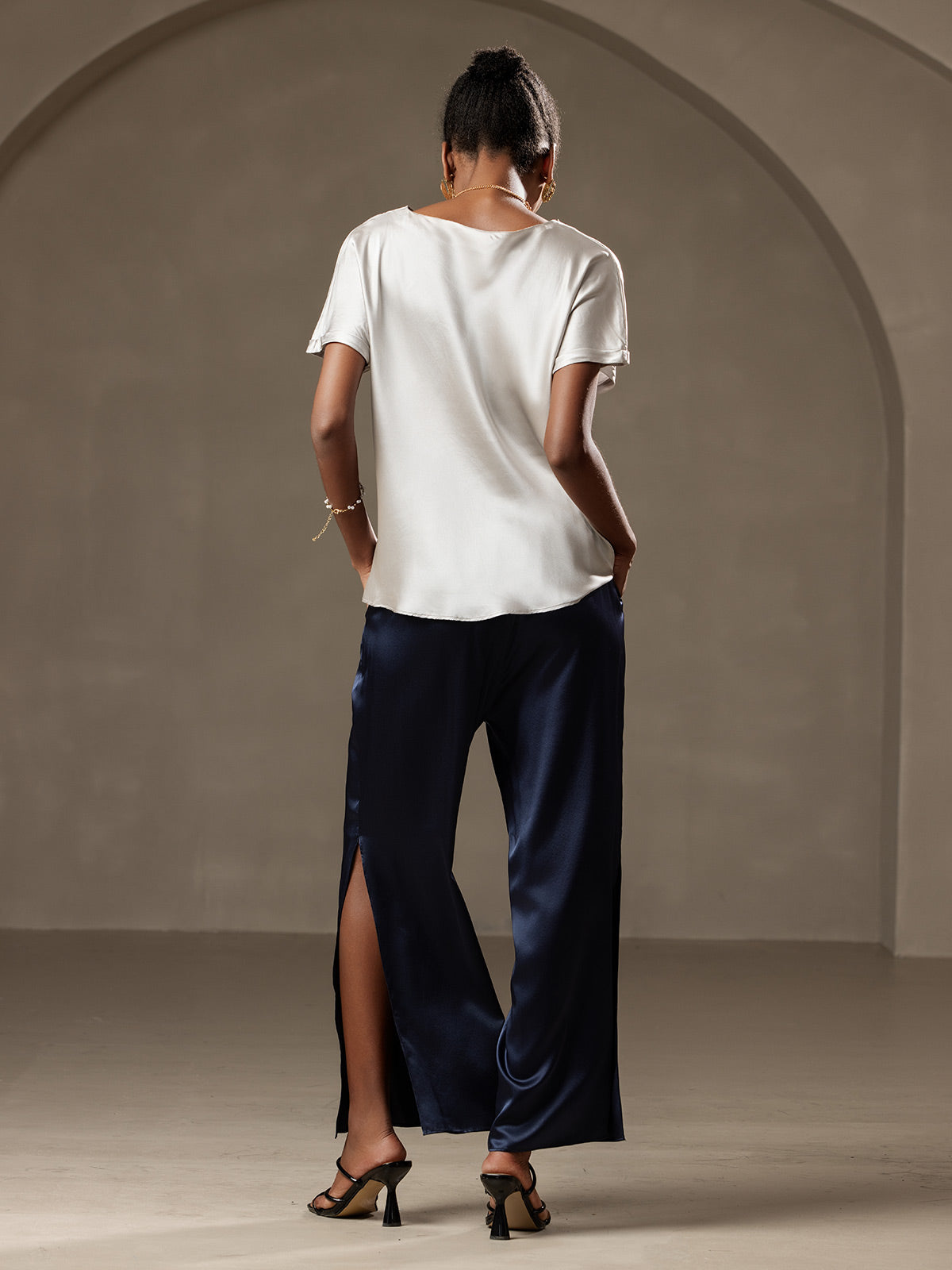 [Light Gray] SilkSilky-AU 19Momme Silk Short Sleeve Round Neck Women's T-Shirt 002