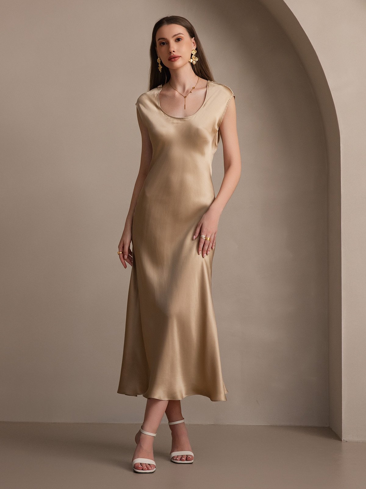[Champagne] SilkSilky-AU 19Momme Silk Sleeveless Round Neck Dress 007