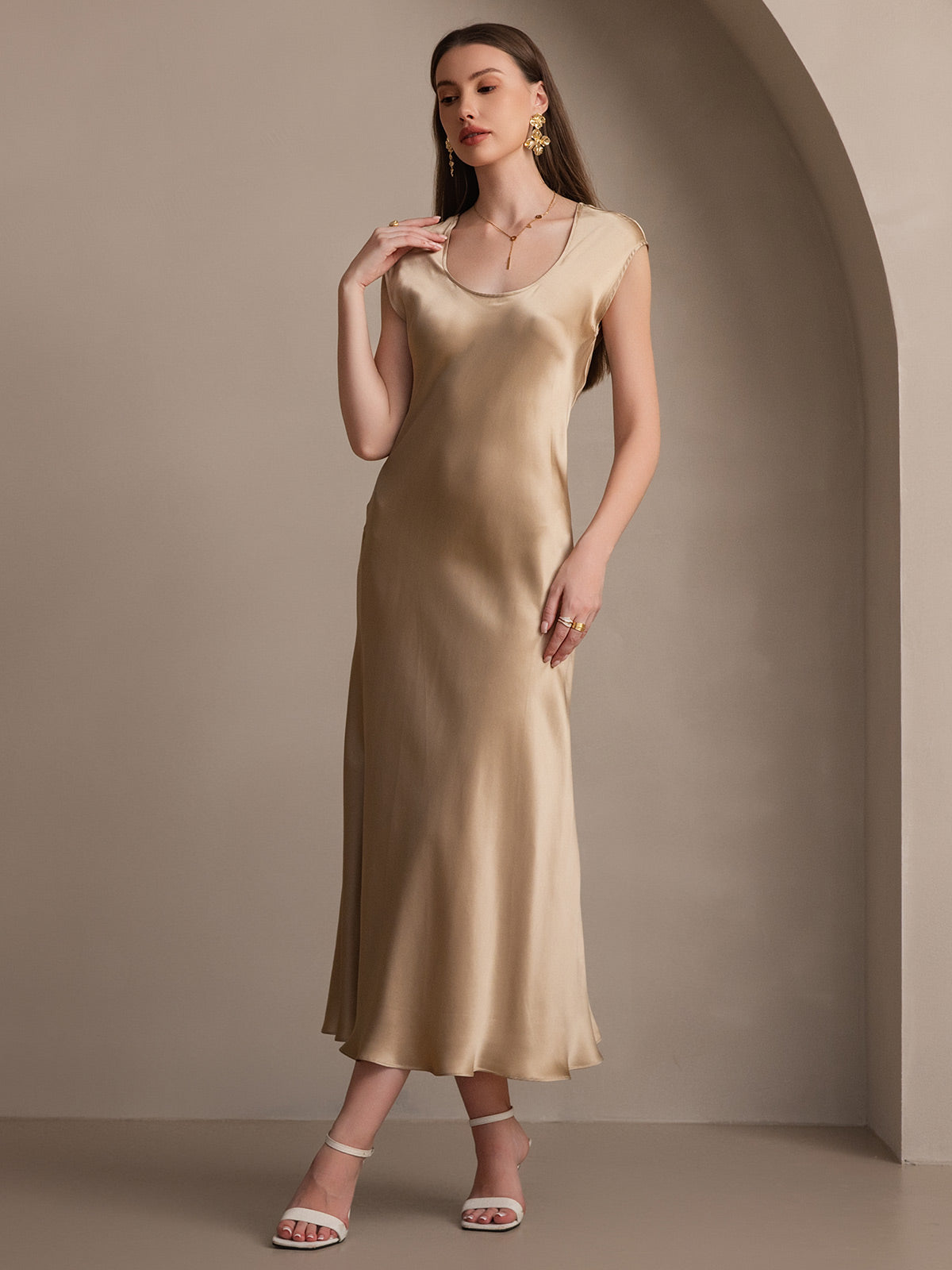 SilkSilky-AU 19Momme Silk Sleeveless Round Neck Dress Champagne 006
