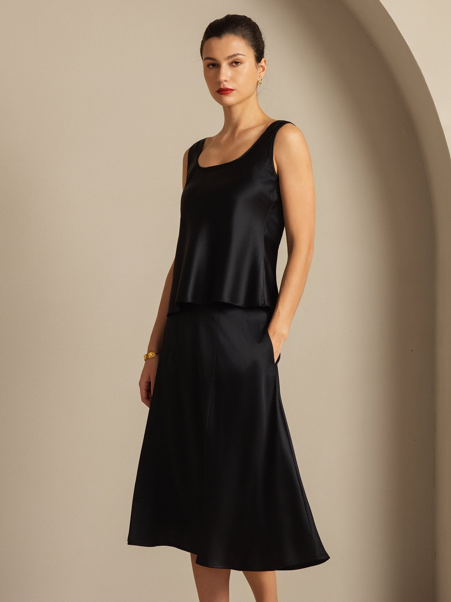 [Black] SilkSilky-AU 19Momme Silk Sleeveless U Neck Camisole 004