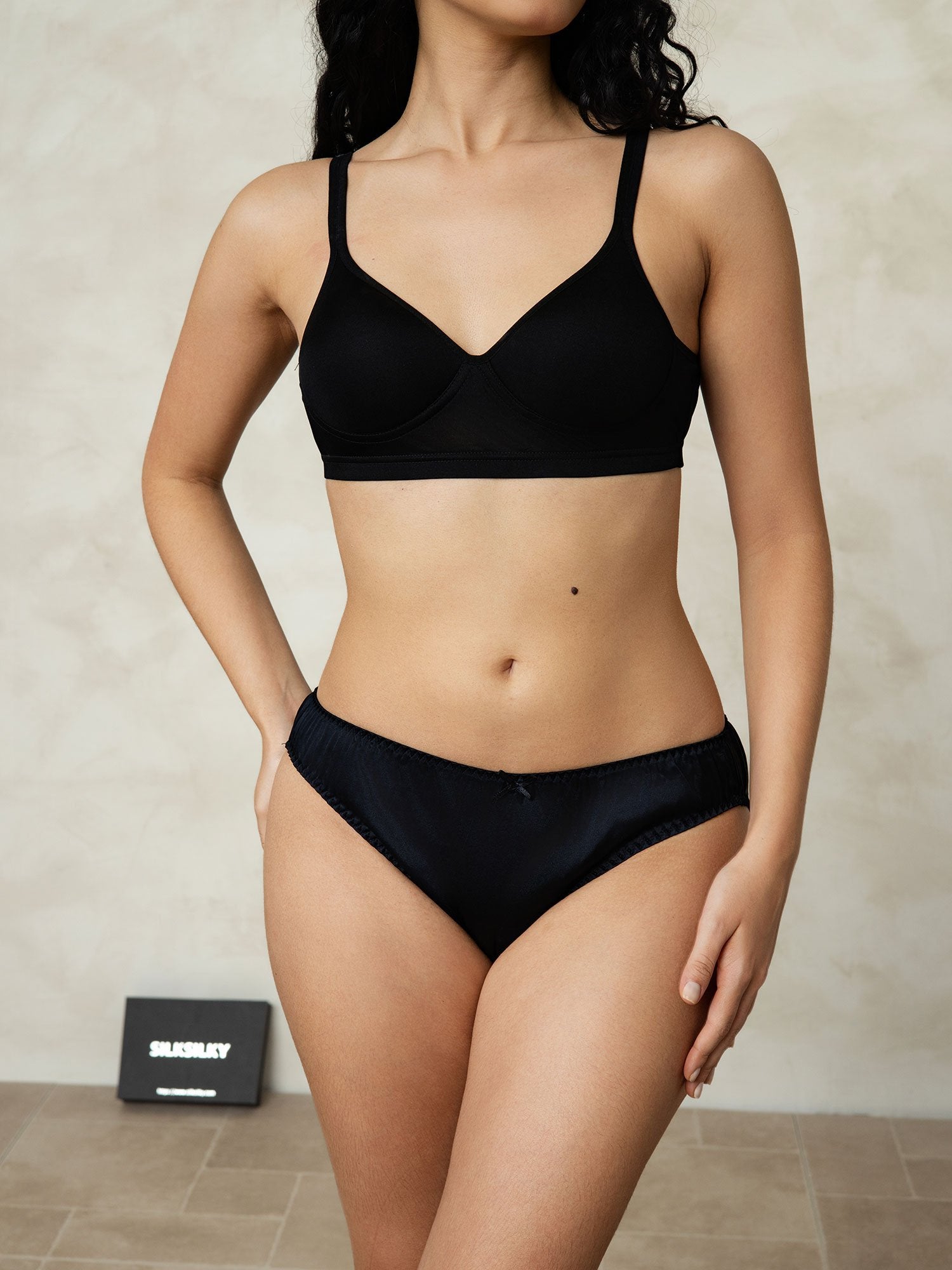 [Black] SilkSilky-AU Pure Silk Panty 004