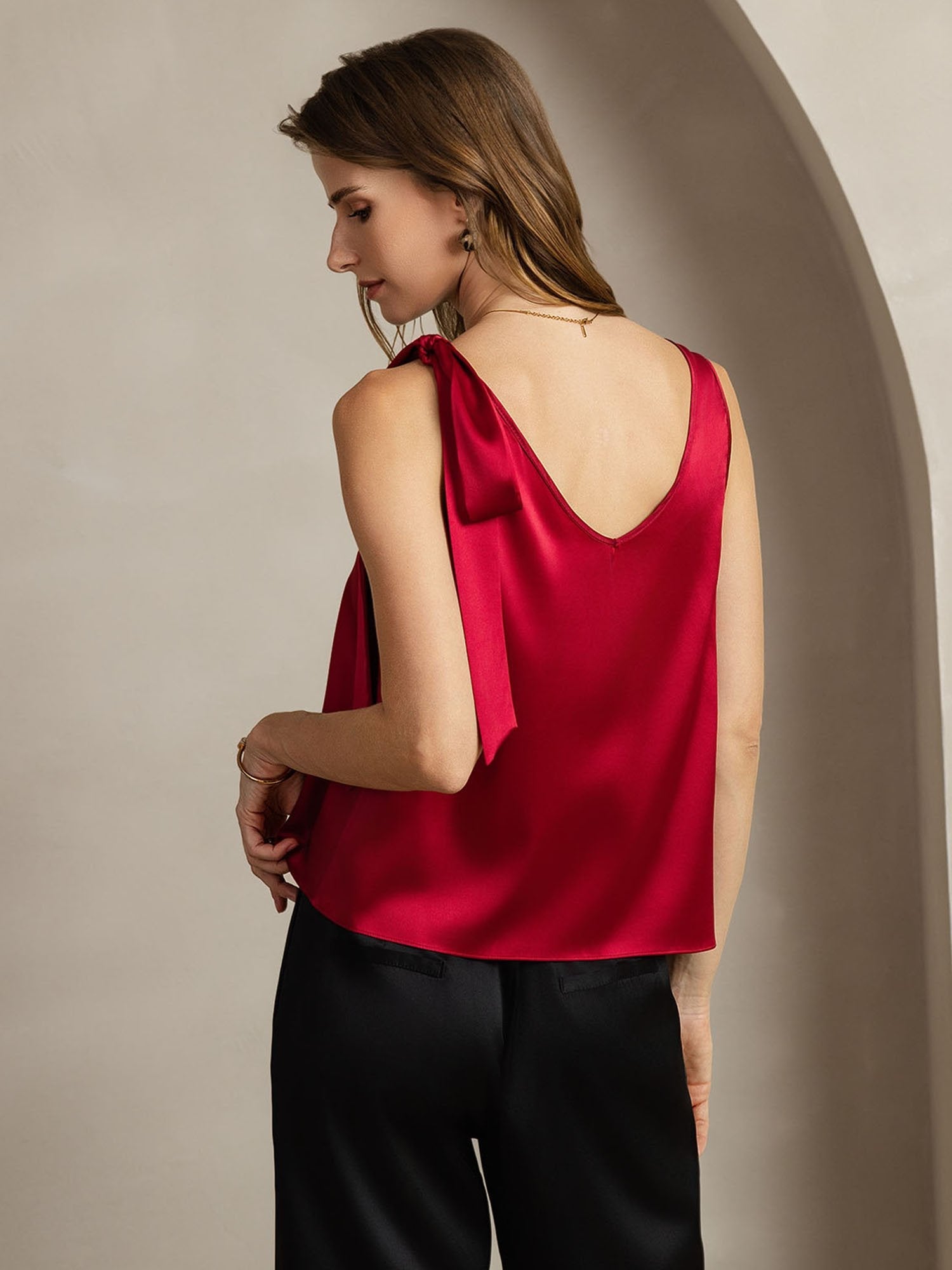 [Wine] SilkSilky-AU 19Momme Silk V Neck Women's T-Shirt 002