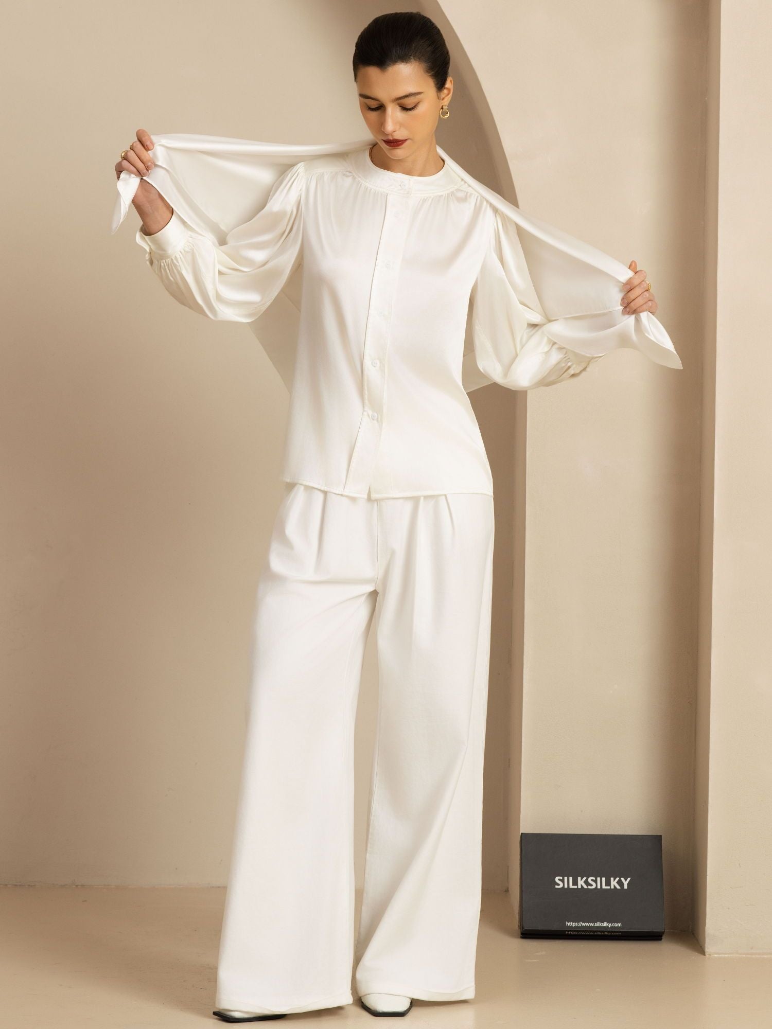 [White] SilkSilky-AU Pure Silk Scarf 004