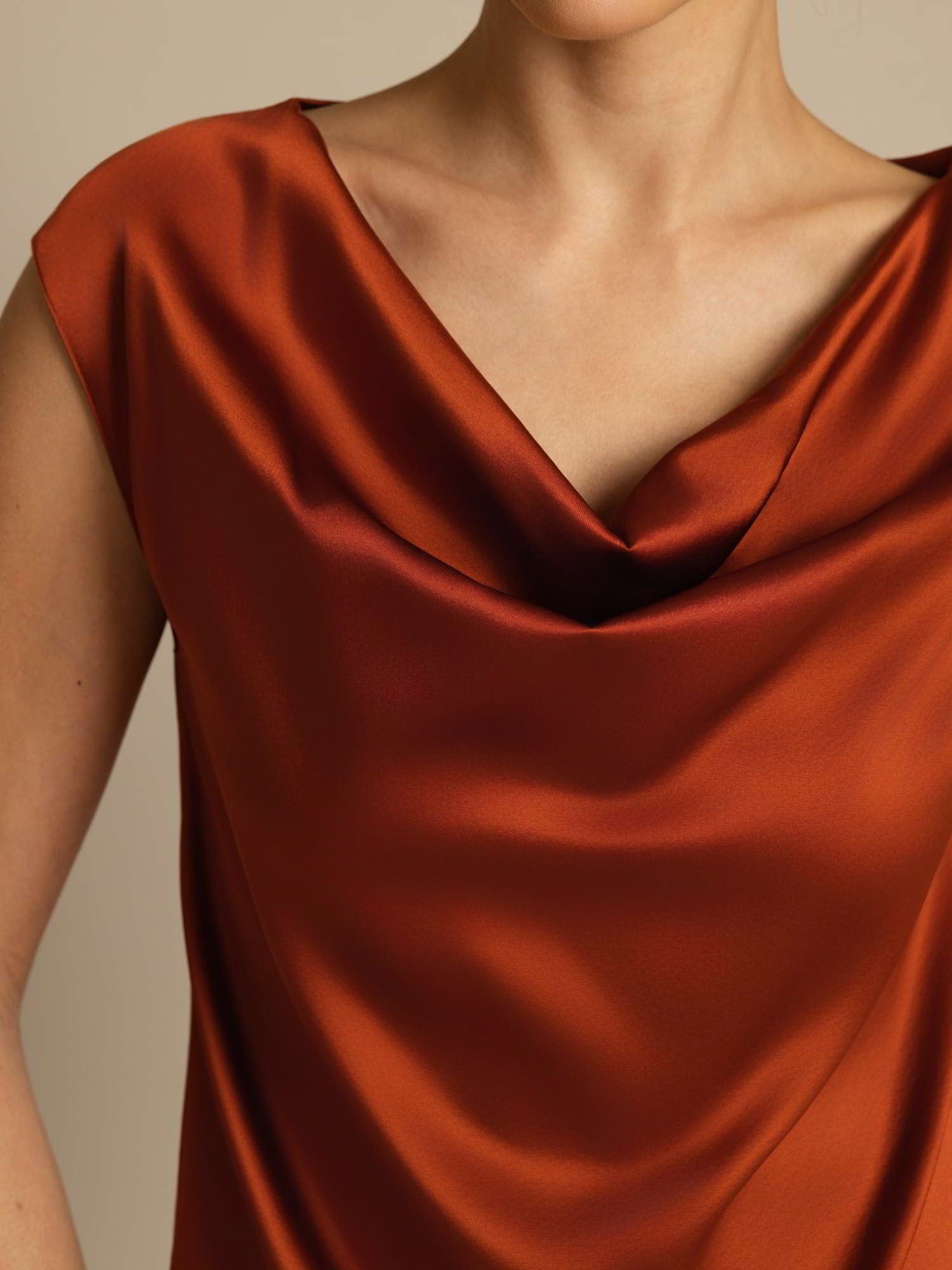 [Caramel] SilkSilky-AU 19Momme Silk Sleeveless Cowl Neck Women's T-Shirt 003