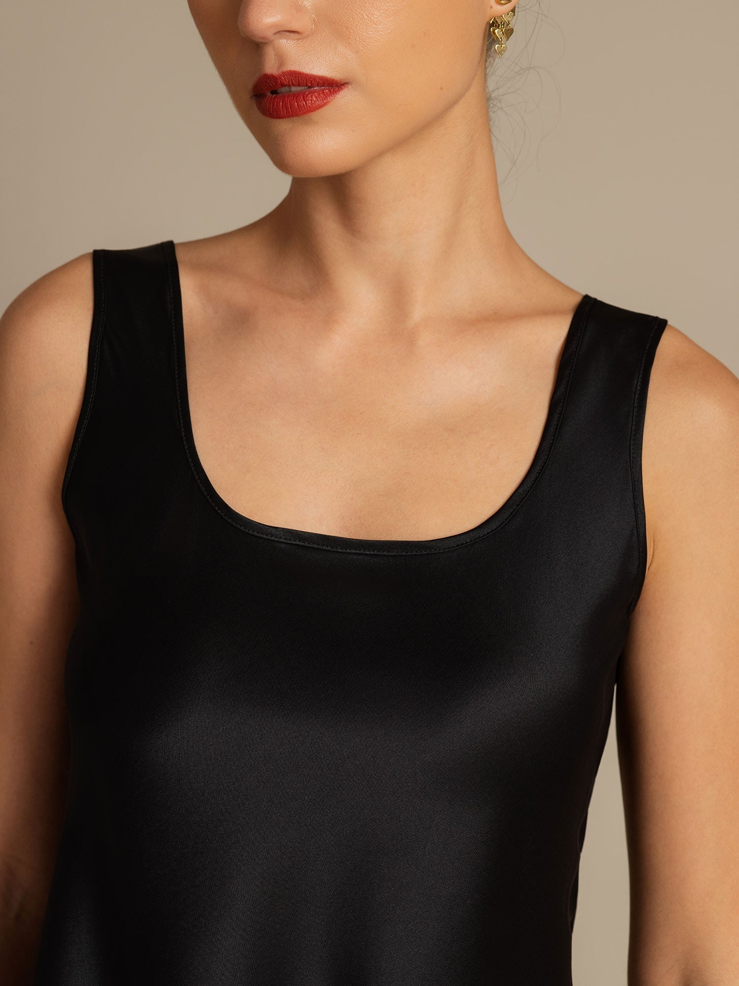 [Black] SilkSilky-AU 19Momme Silk U Neck Camisole 006,