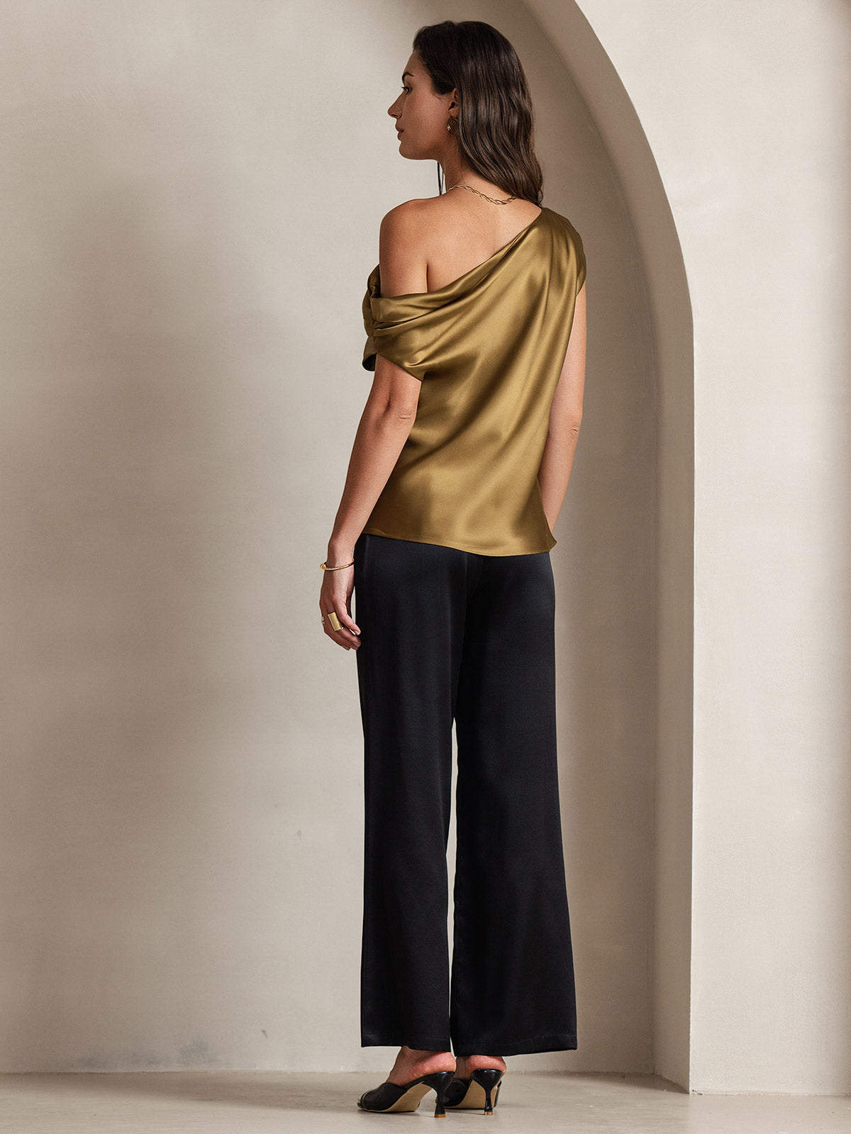 SilkSilky-AU 19Momme Silk Sleeveless One Shoulder Women's T-Shirt Brown 002