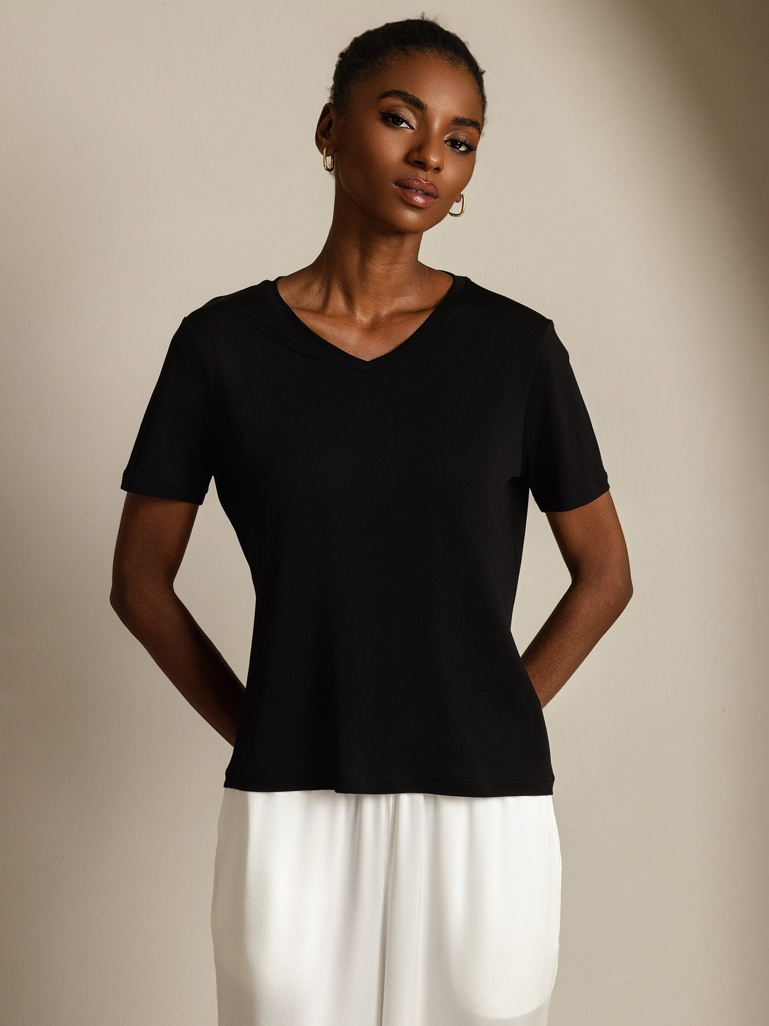 [Black] SilkSilky-AU Pure Silk V Neck Women's T-Shirt 001