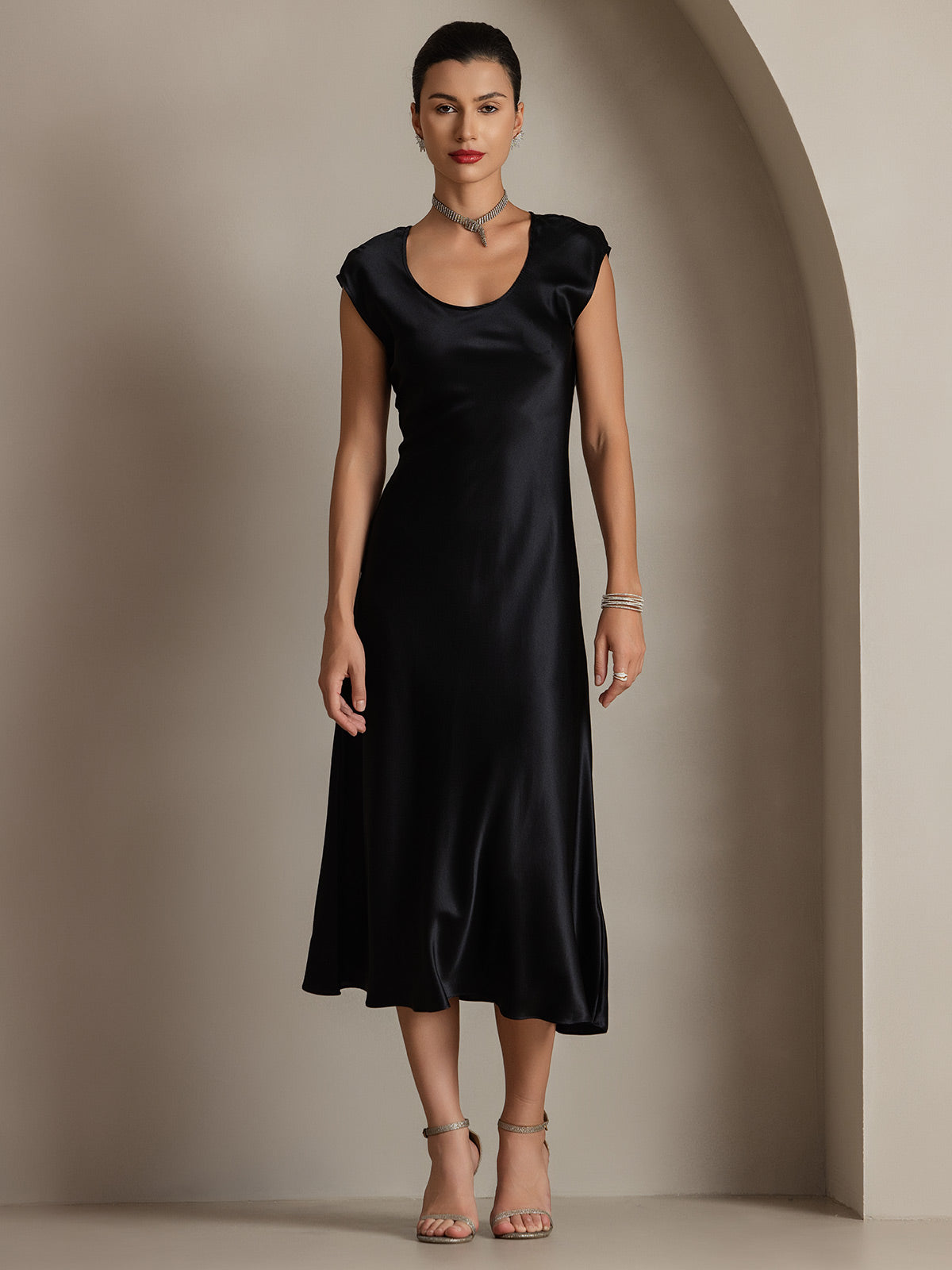 SilkSilky-AU 19Momme Silk Sleeveless Round Neck Dress Black 006