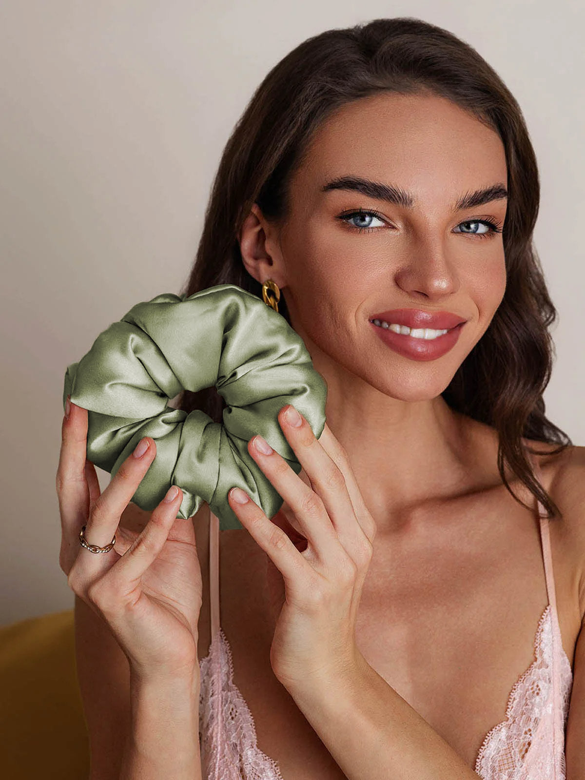 [Light Green] SilkSilky-AU Pure Silk Scrunchie 002
