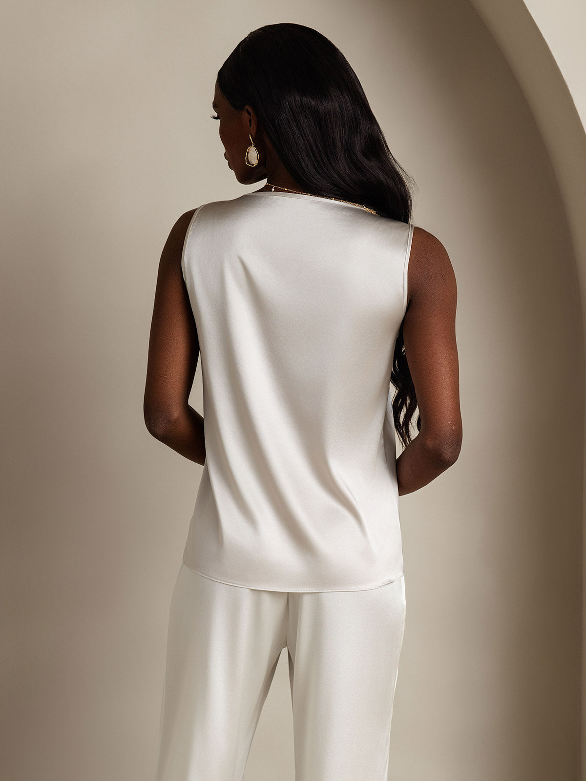 [Light Gray] SilkSilky-AU 19Momme Silk Round Neck Camisole 002