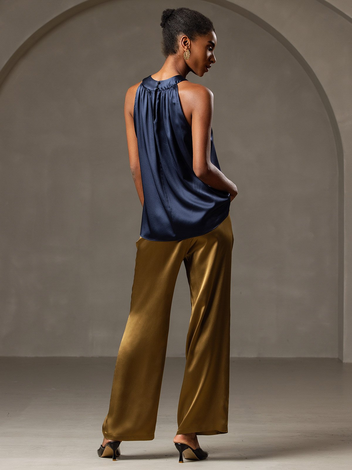 [Dark Blue] SilkSilky-AU 19Momme Silk Sleeveless Halter Neck Women's T-Shirt 002