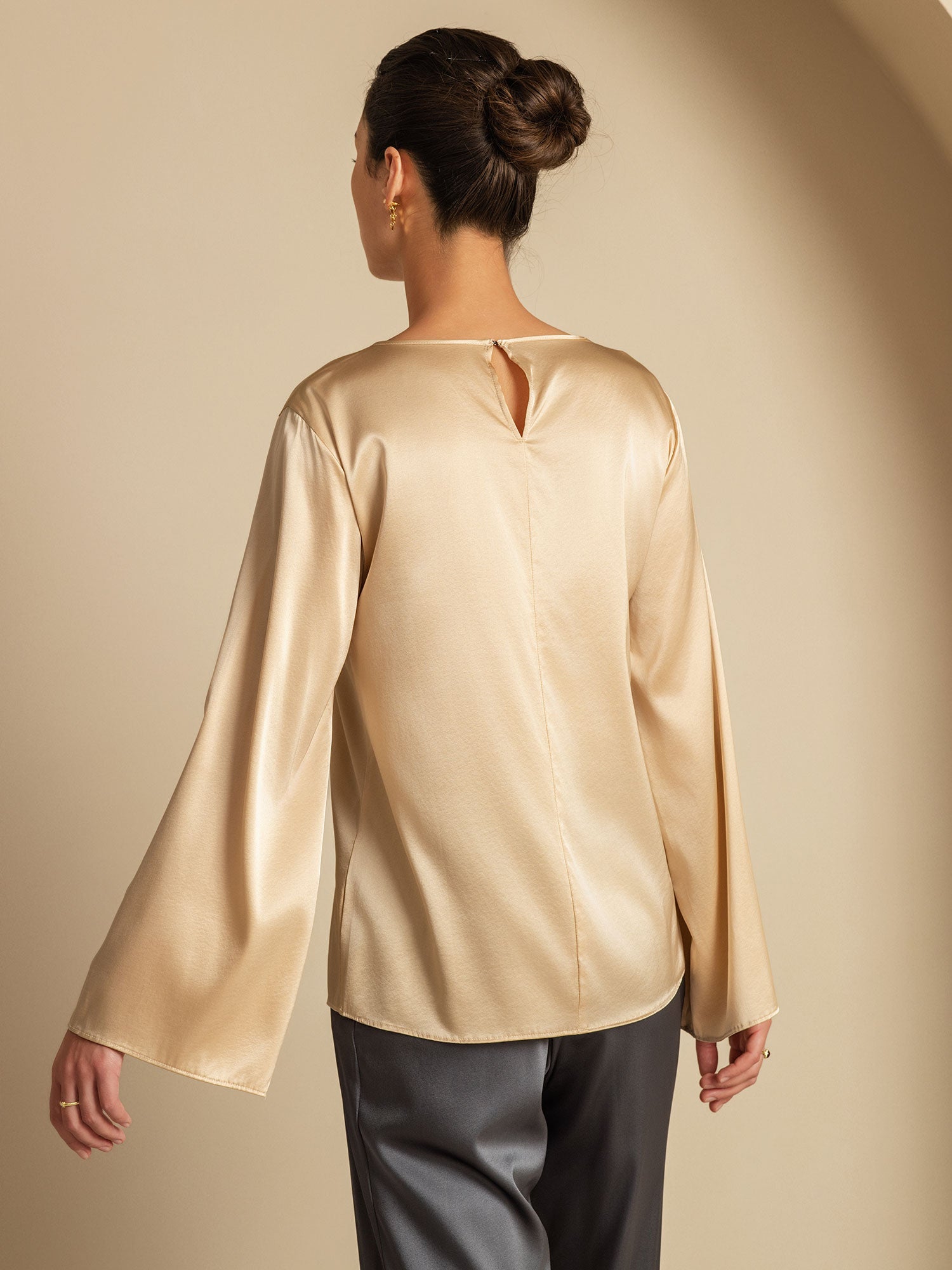 [Champagne] SilkSilky-AU 19Momme Silk Round Neck Women's T-Shirt 002