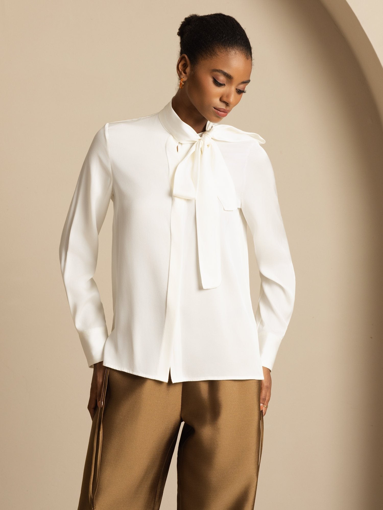 [White] SilkSilky-AU 19Momme Silk Long Sleeve Tie Neck Blouse 004