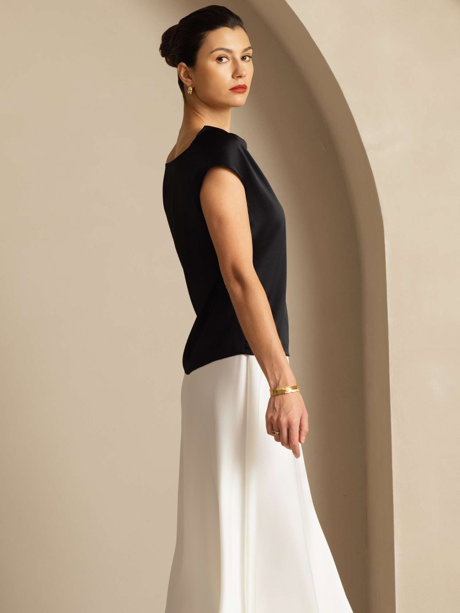 [Black] SilkSilky-AU 19Momme Silk Sleeveless Cowl Neck Women's T-Shirt 002