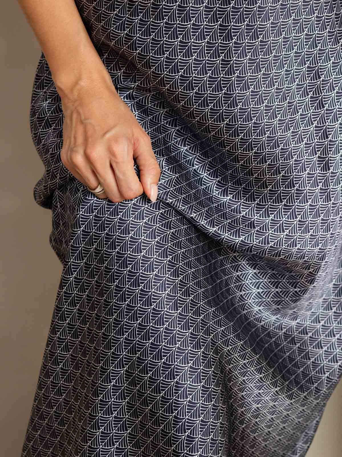 [Navy Ginkgo] SilkSilky-AU 19Momme Silk V Neck Dress 007