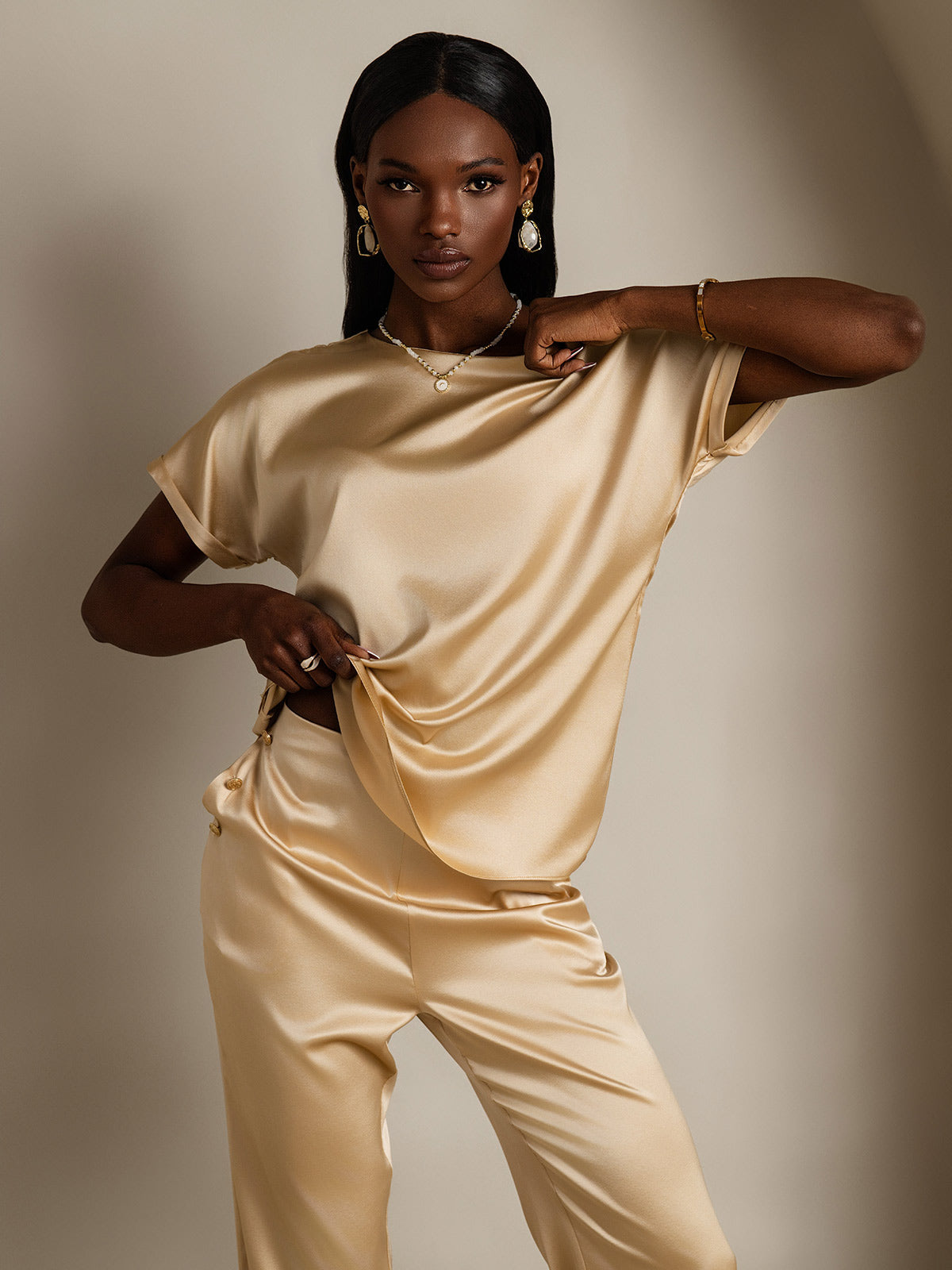 [Champagne] SilkSilky-AU 19Momme Silk Round Neck Women's T-Shirt 004