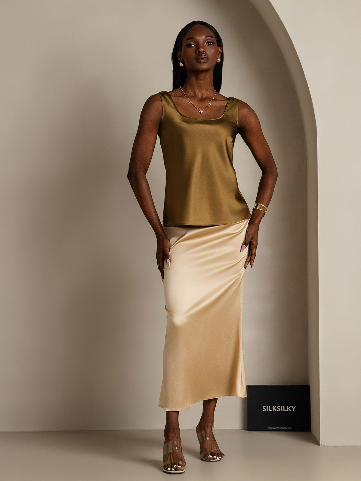 [Brown] SilkSilky-AU 19Momme Silk Sleeveless U Neck Camisole 007