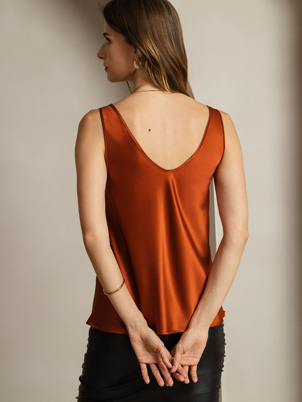 [Caramel] SilkSilky-AU 19Momme Silk V Neck Camisole 003