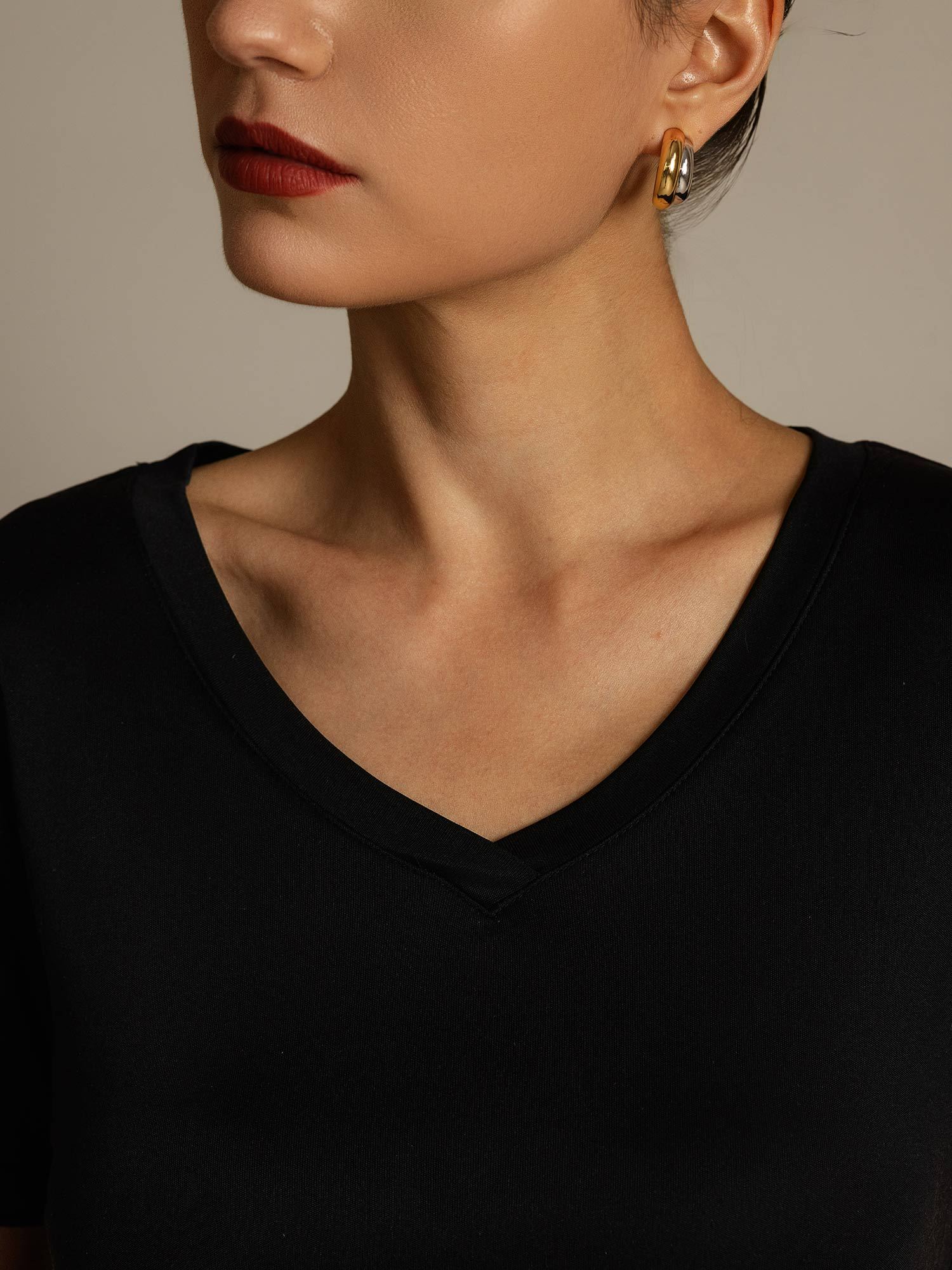 [Black] SilkSilky-AU Pure Silk V Neck Women's T-Shirt 004