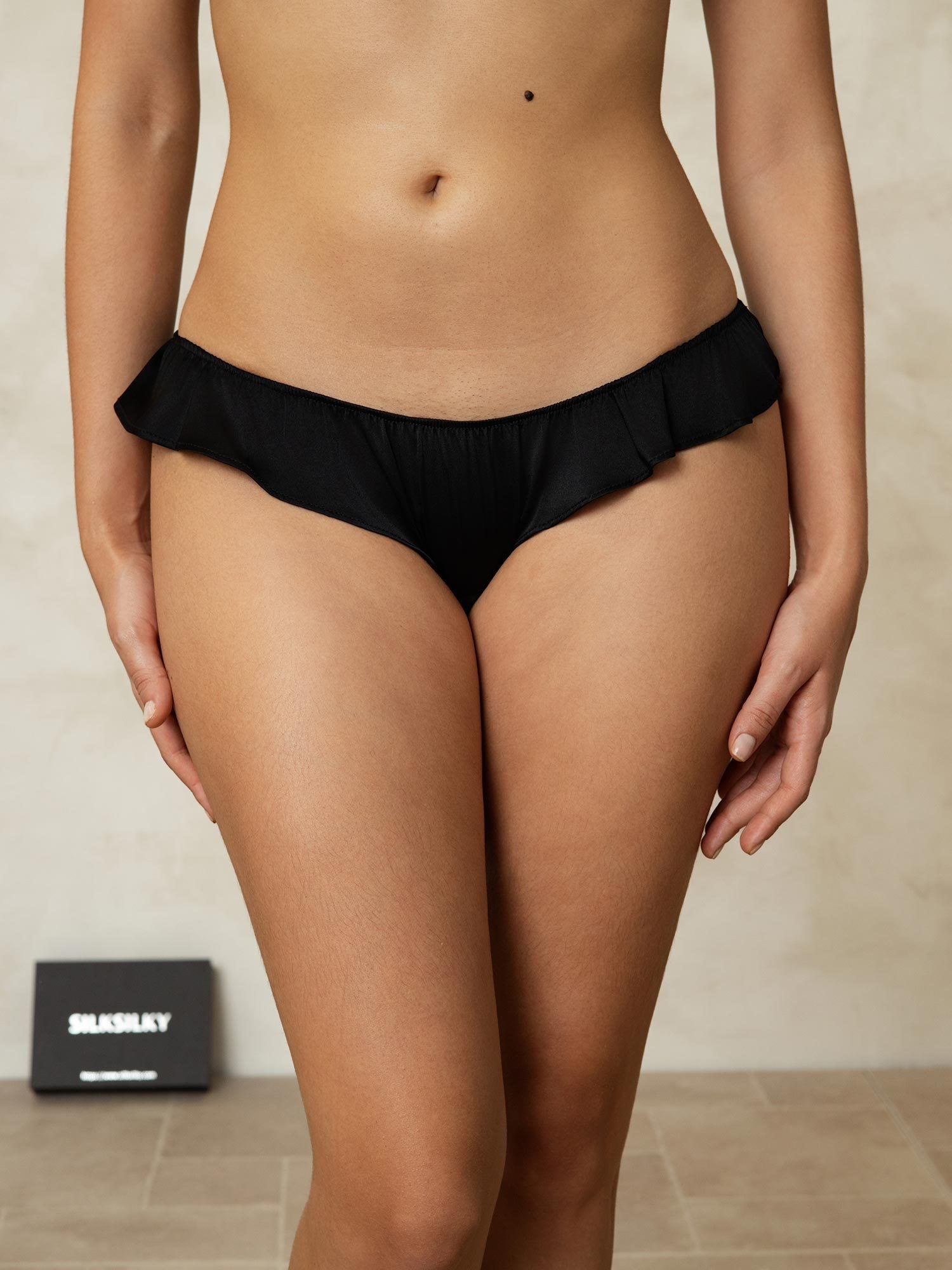 SilkSilky-AU 19Momme Silk Panty Black 001