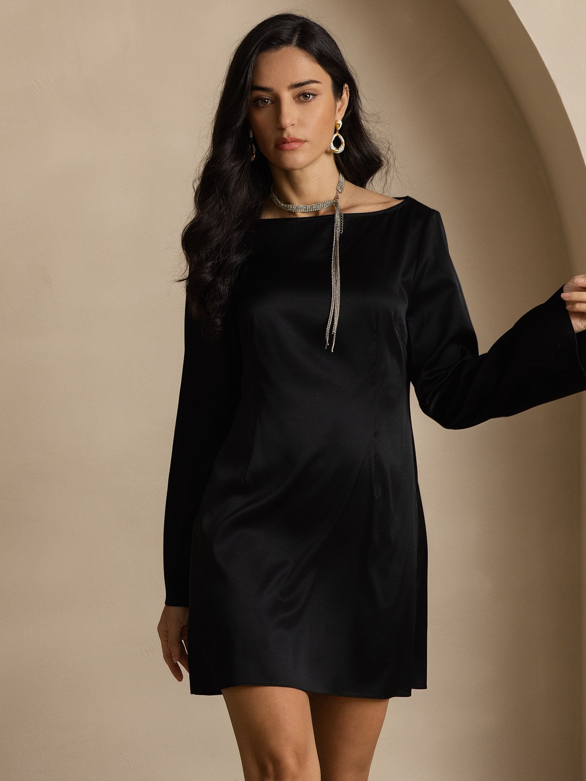 SilkSilky-AU 19Momme Silk Long Sleeve Boat Neck Dress Black 005