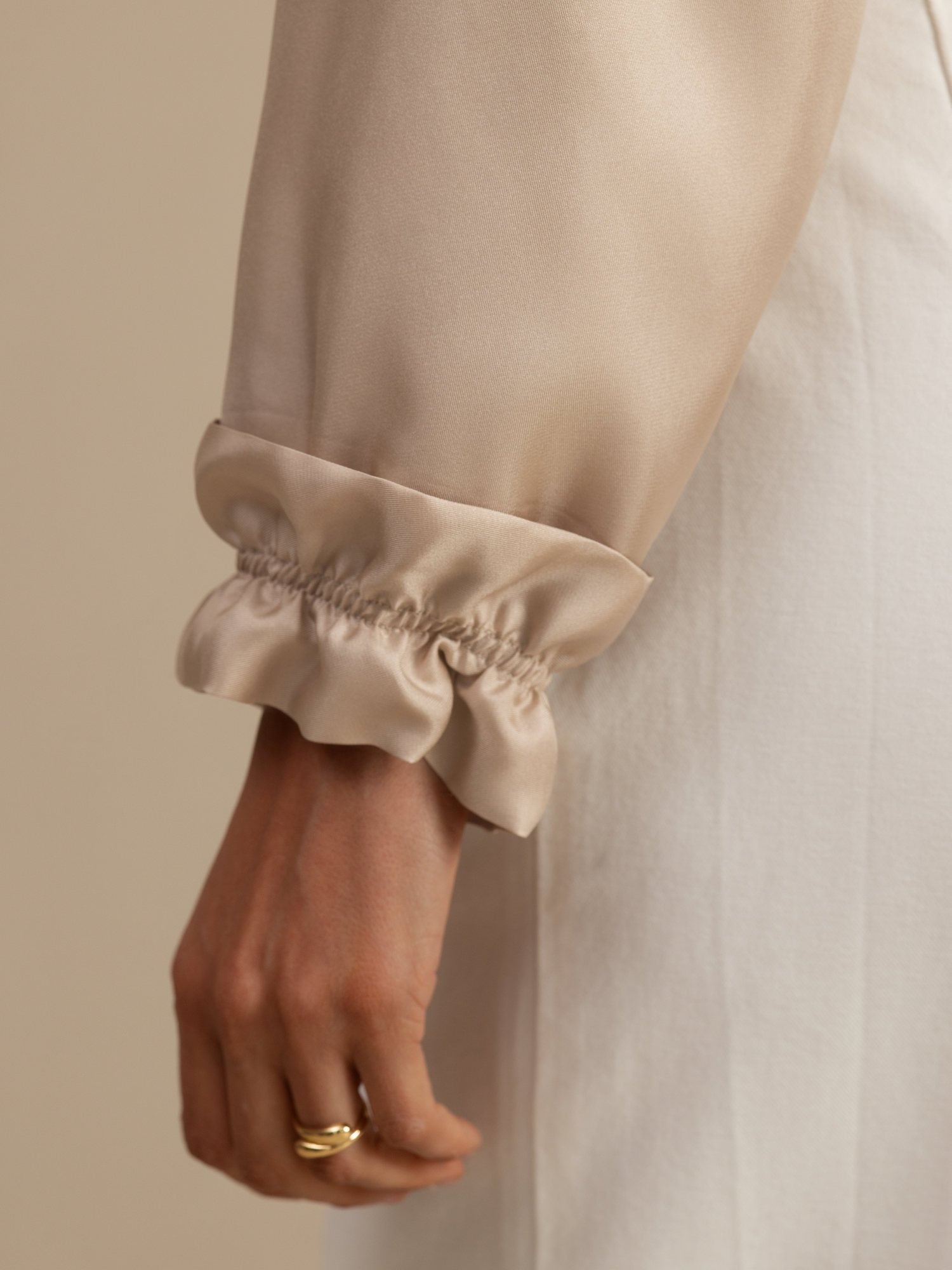 [Tan] SilkSilky-AU 18Momme Silk Satin Surah Long Sleeve High Neck Women's Outerwear 006