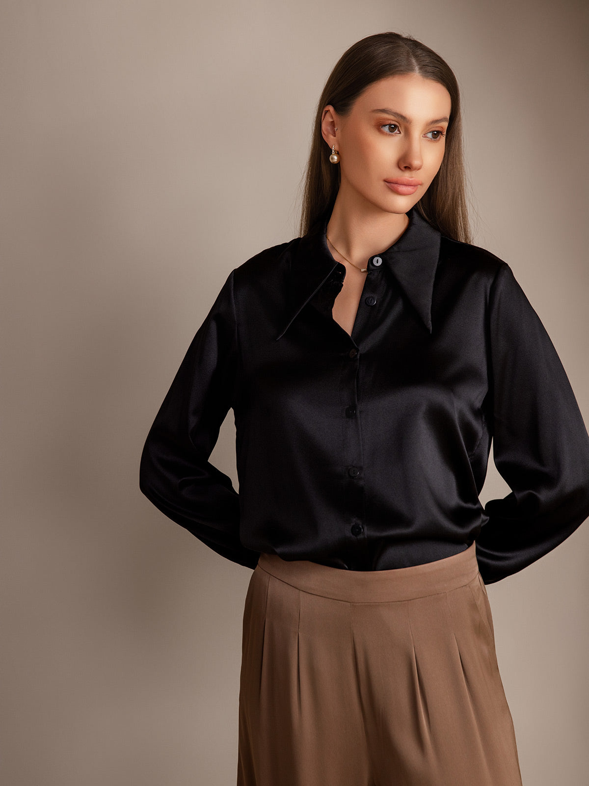 SilkSilky AU 19Momme Silk Long Sleeve Collar Women's Shirt Black 001