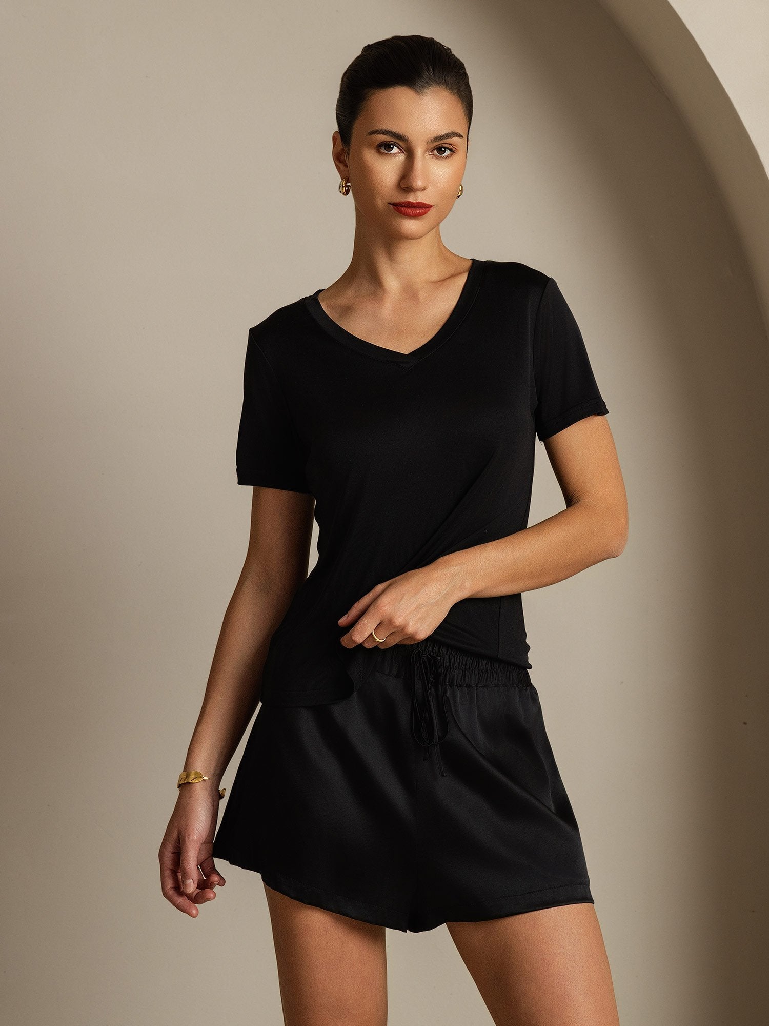 [Black] SilkSilky-AU Pure Silk V Neck Women's T-Shirt 003
