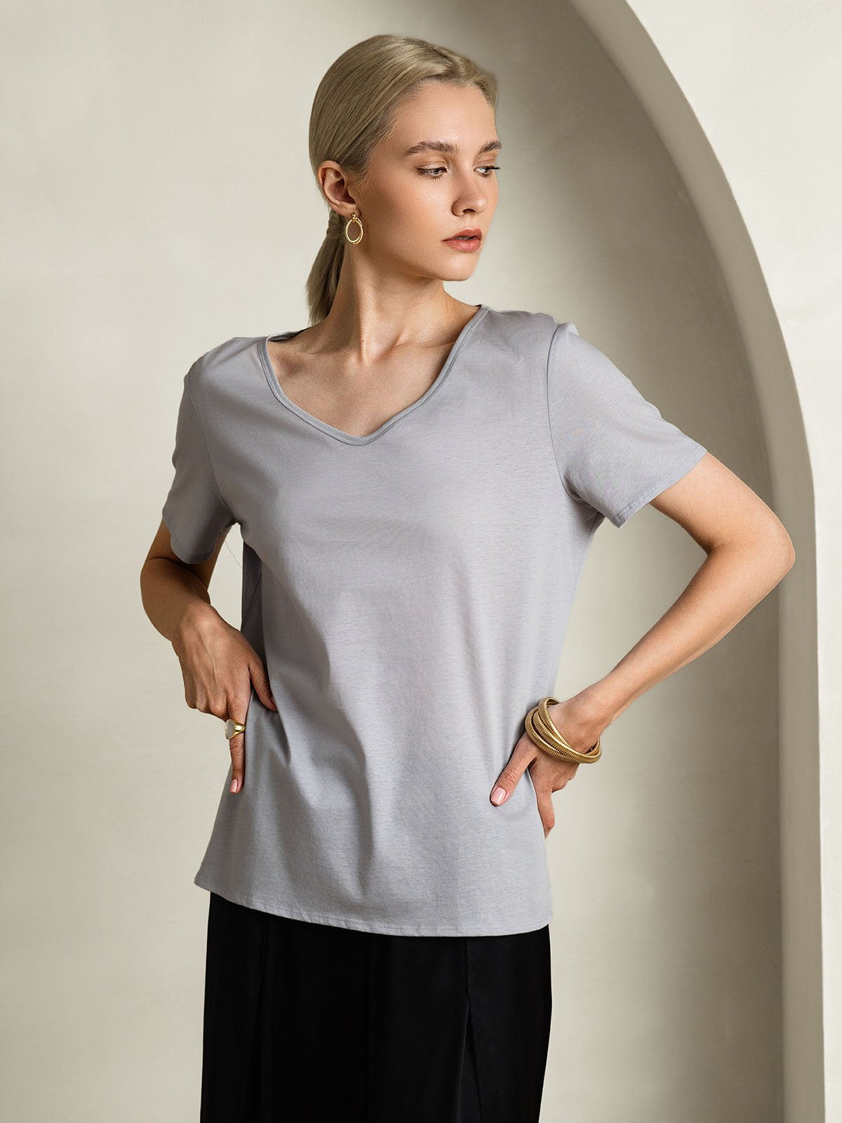 SilkSilky-AU Silk Short Sleeve V Neck Women's T-Shirt Gray 004