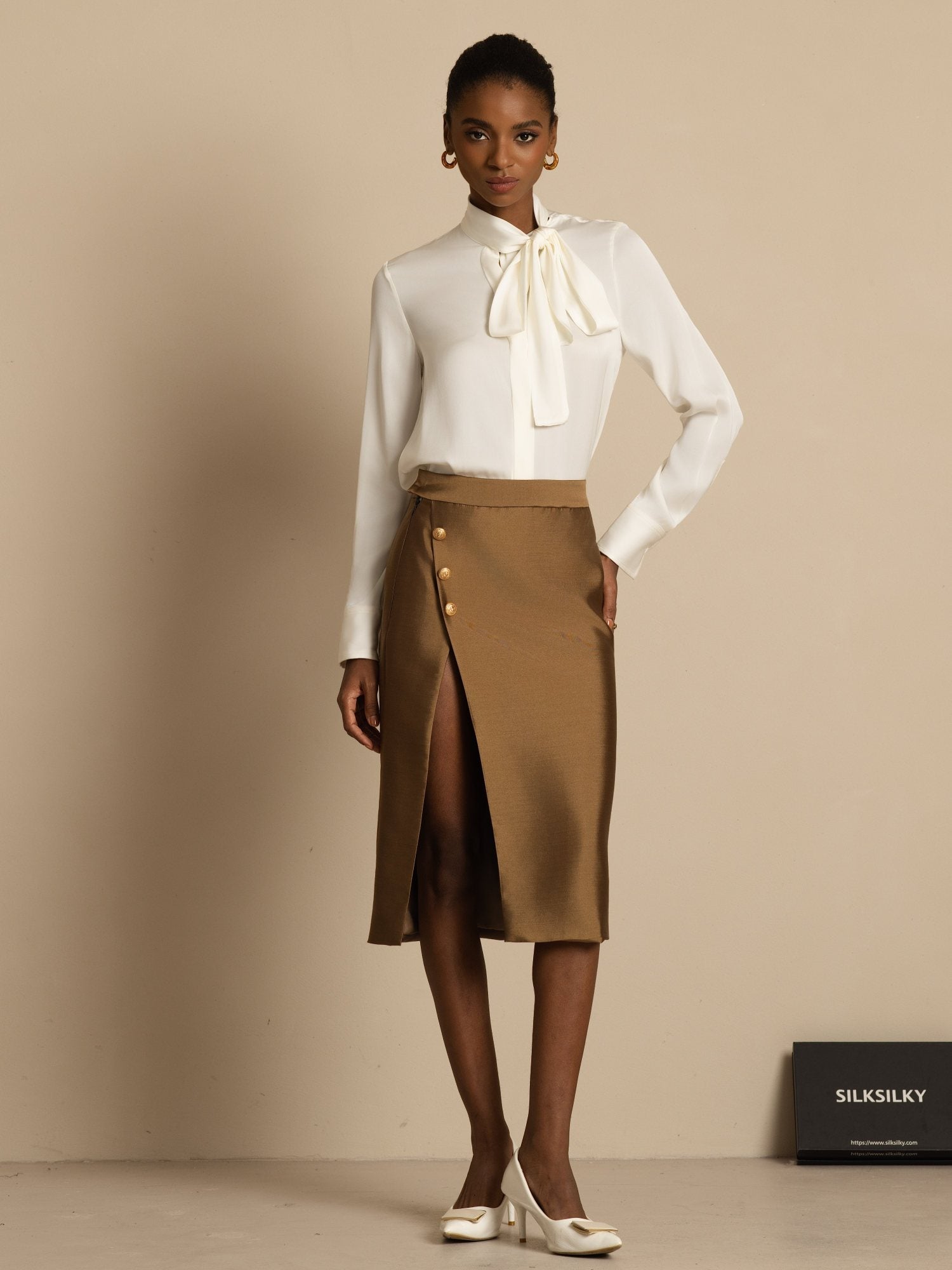 [White] SilkSilky-AU 19Momme Silk Long Sleeve Tie Neck Blouse 002