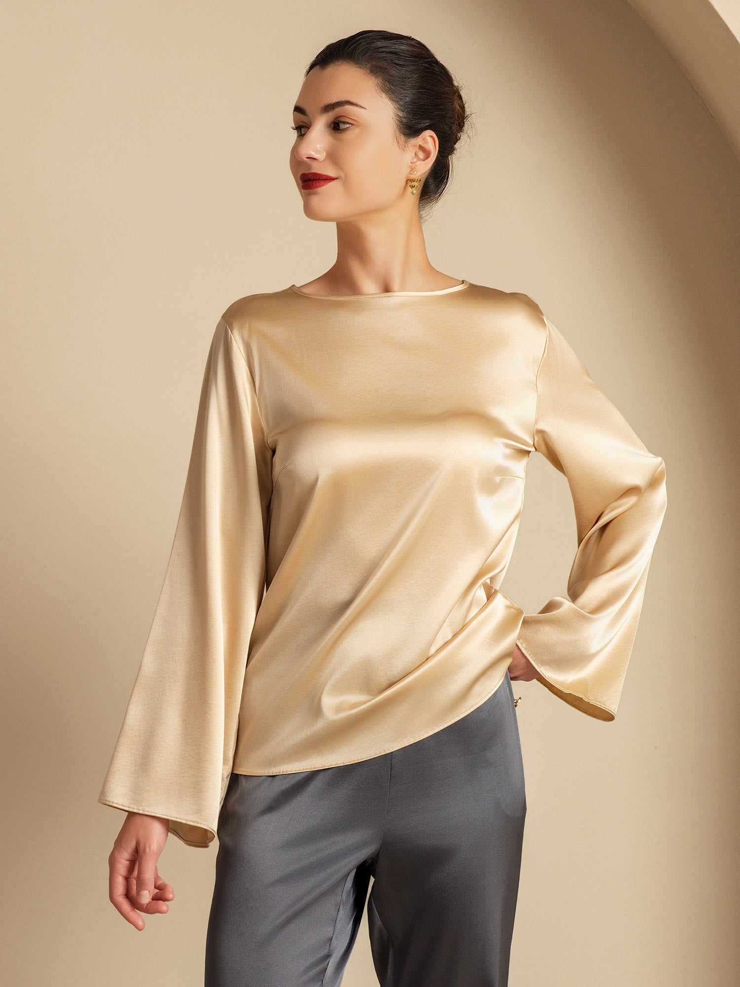 [Champagne] SilkSilky-AU 19Momme Silk Round Neck Women's T-Shirt 005