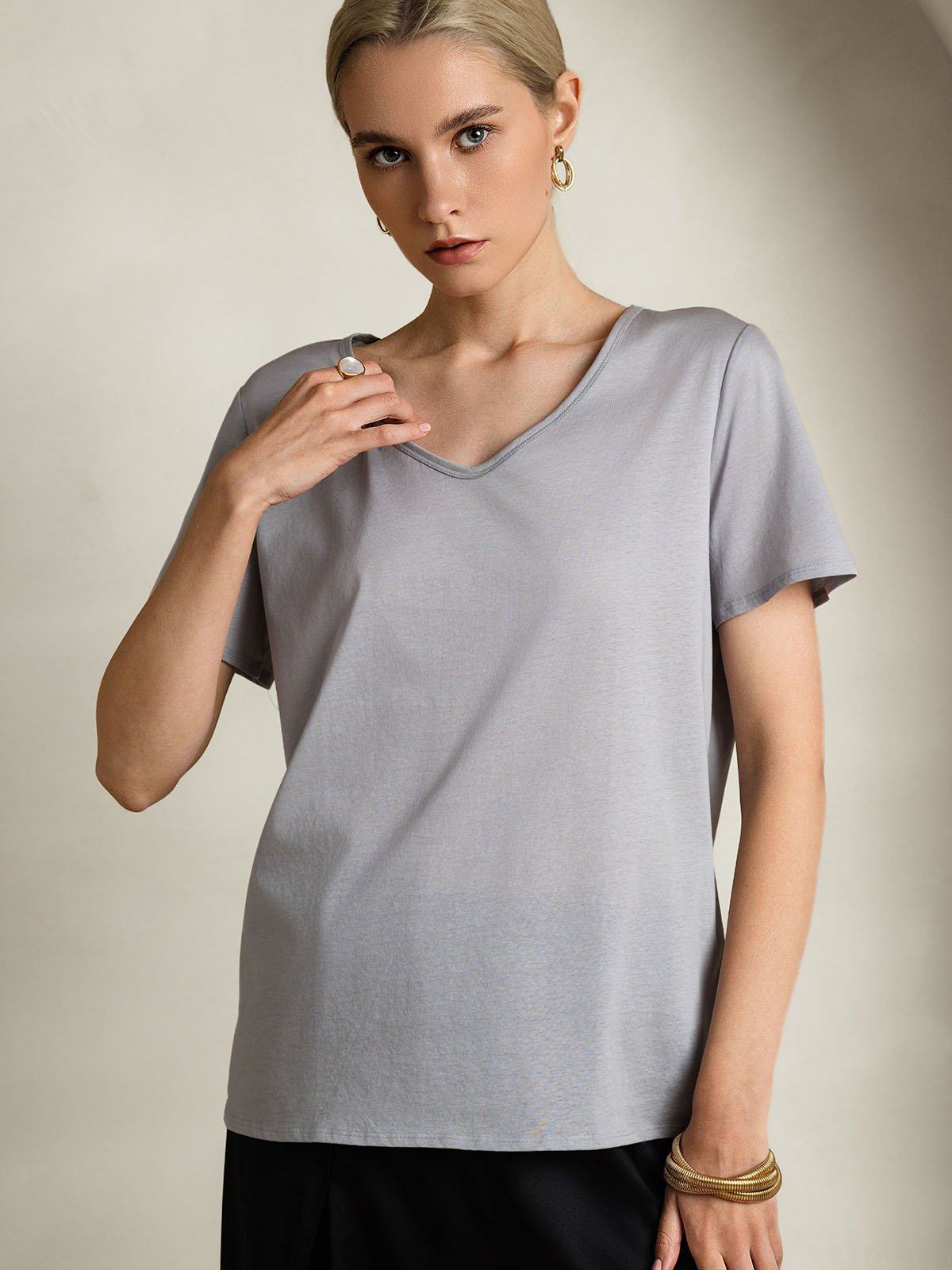 SilkSilky-AU Silk Short Sleeve V Neck Women's T-Shirt Gray 003