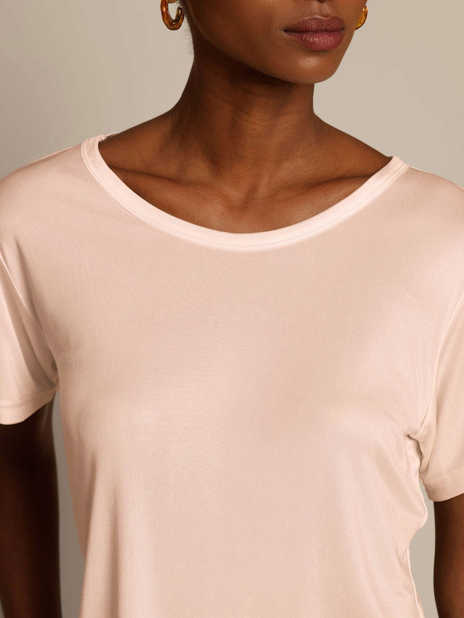 [Light Pink] SilkSilky-AU Short Sleeve Round Neck Women's T-Shirt 004