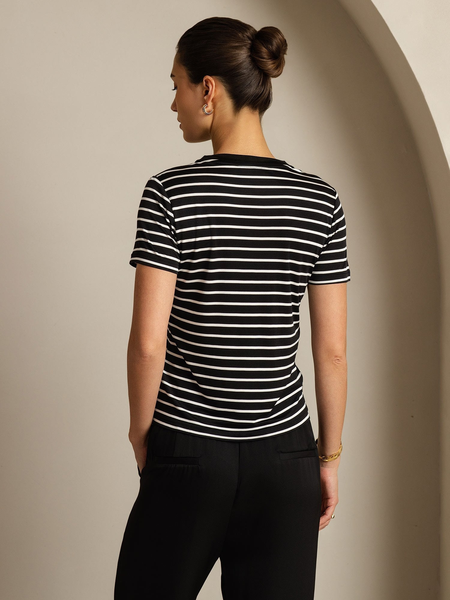 [BlackStripe] SilkSilky-AU Pure Silk Round Neck Women's T-Shirt 002
