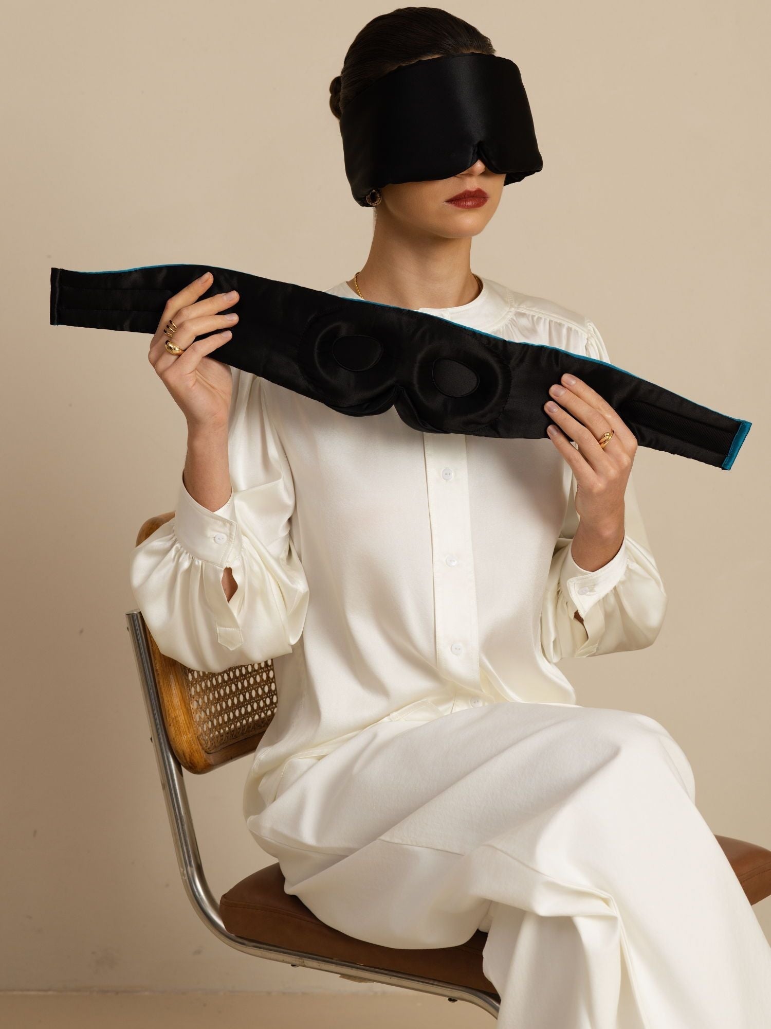 [Black] SilkSilky-AU Sleep Mask 001