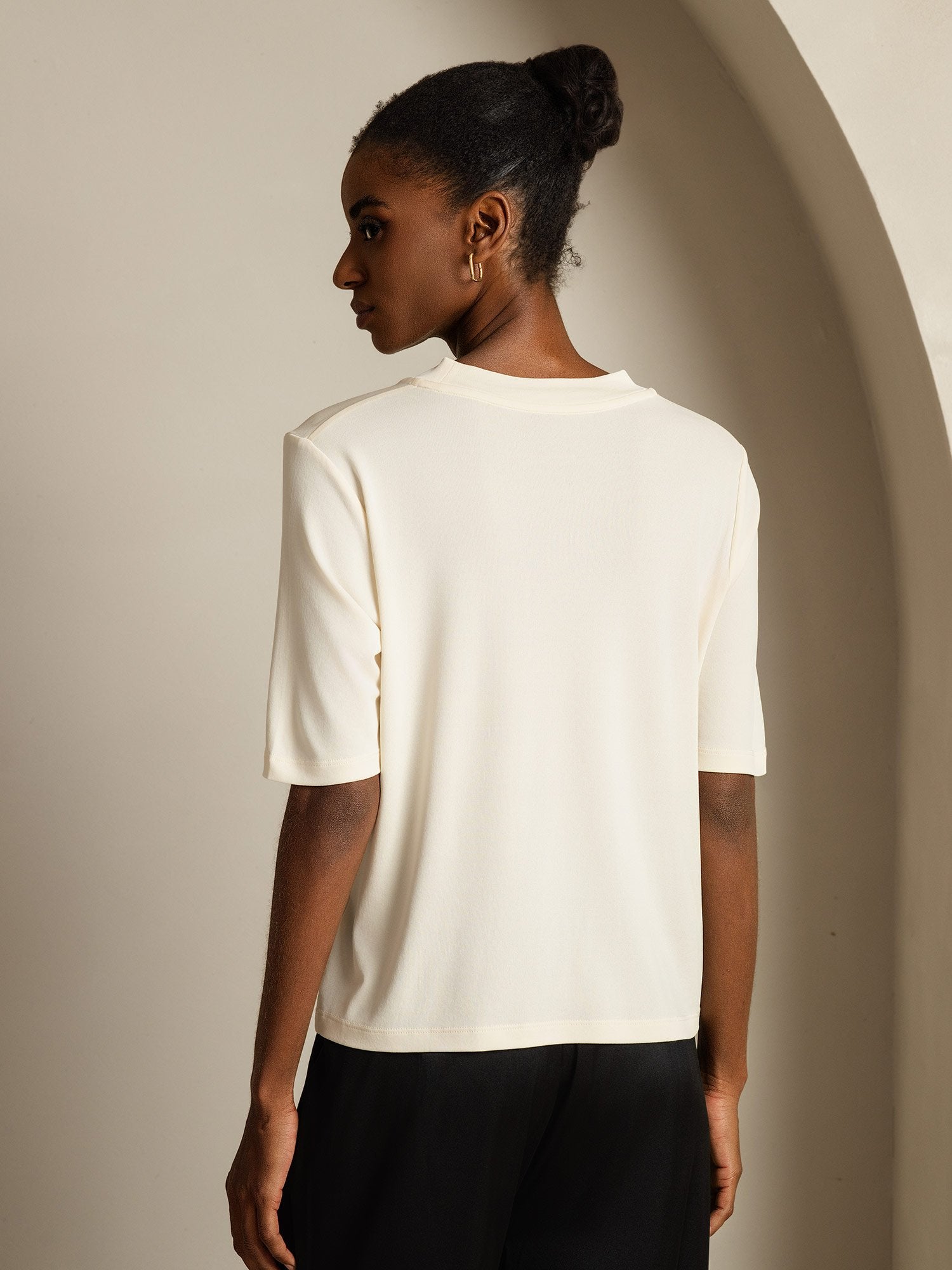[Beige] SilkSilky-AU Pure Silk Round Neck Women's T-Shirt 002