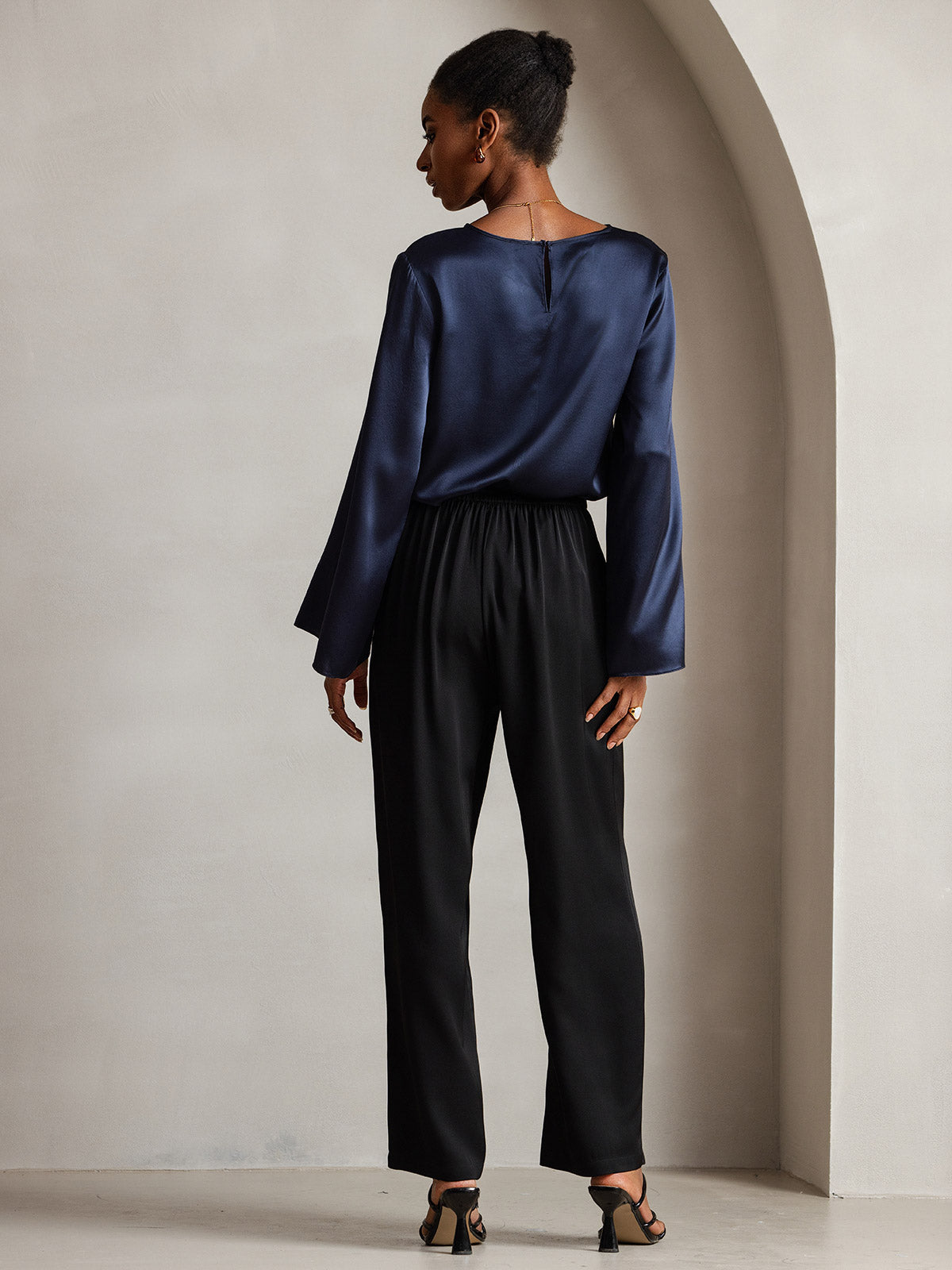 [Dark Blue] SilkSilky-AU 19Momme Silk Round Neck Women's T-Shirt 002