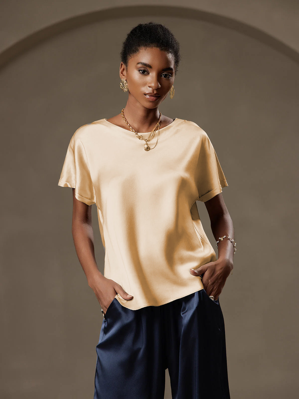 [Champagne] SilkSilky-AU 19Momme Silk Round Neck Women's T-Shirt 001