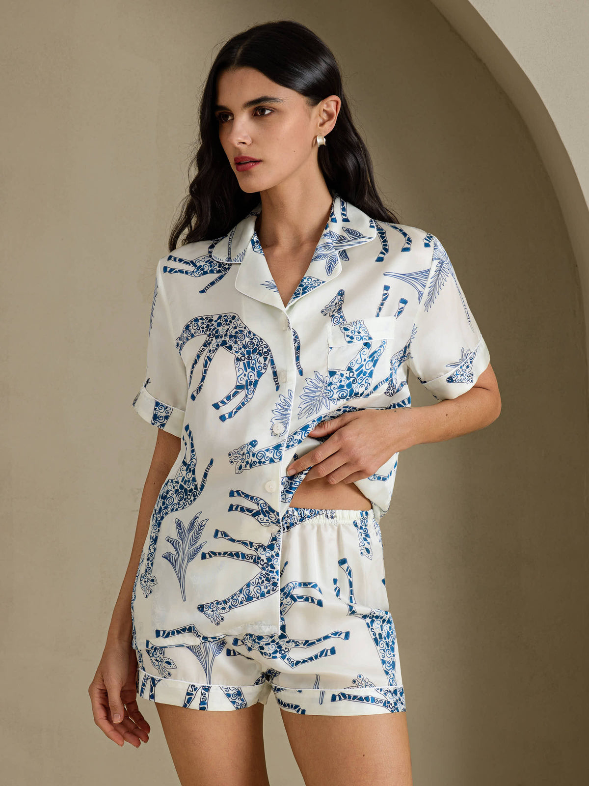 [White Giraffe] SilkSilky-AU Short Sleeve Notch Collar Women's Pyjamas 001