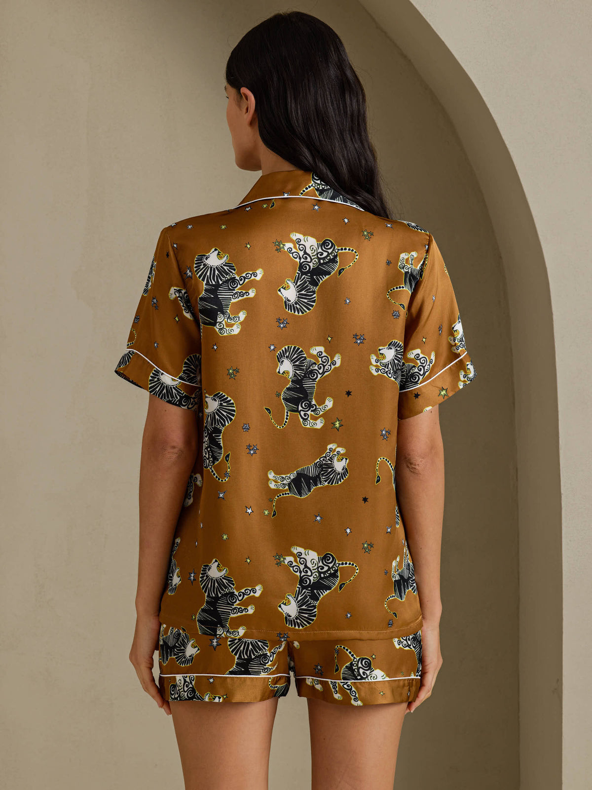 [Brown Lion] SilkSilky-AU Short Sleeve Notch Collar Women's Pyjamas 002