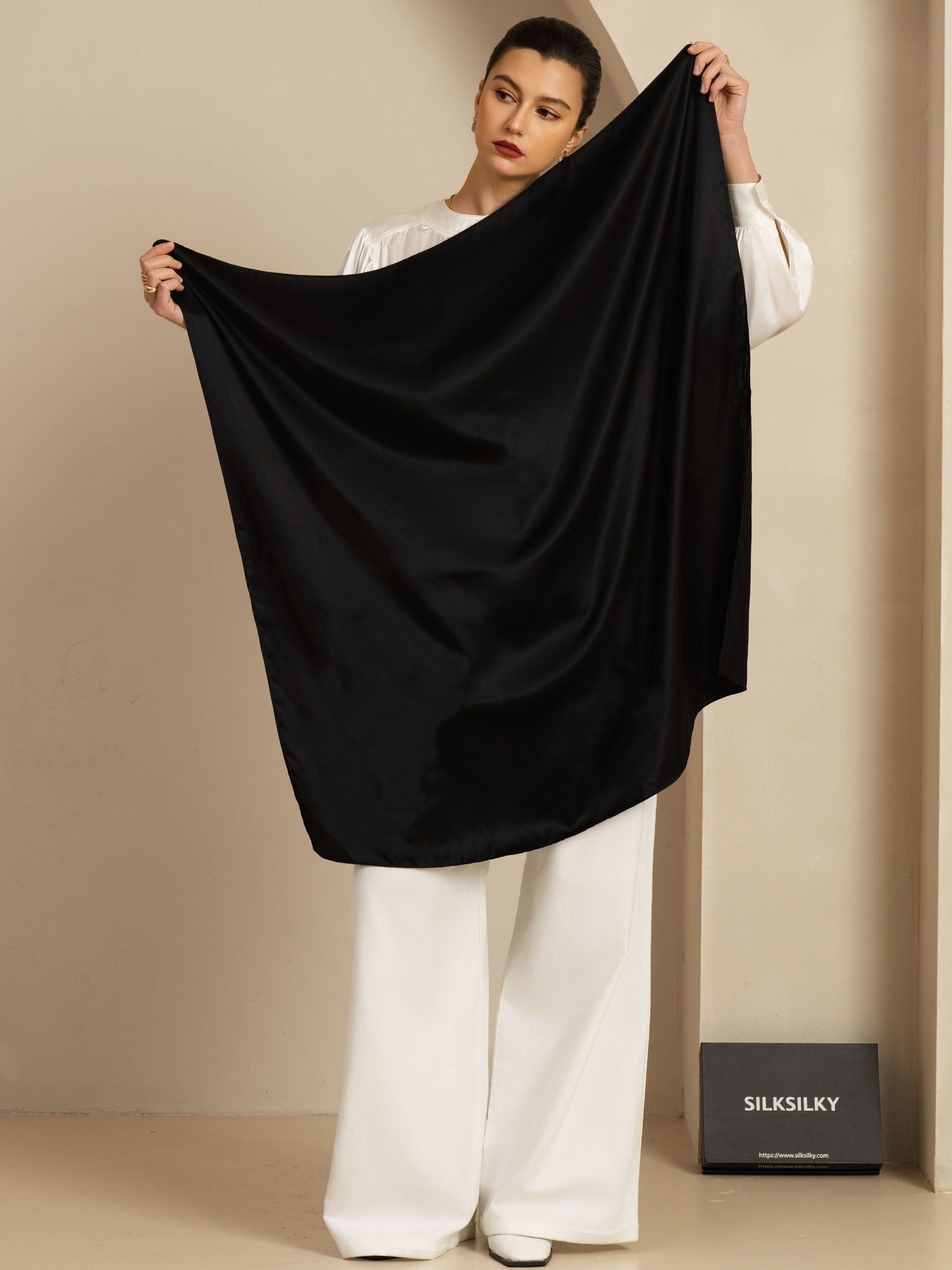 [Black] SilkSilky-AU Pure Silk Scarf 004