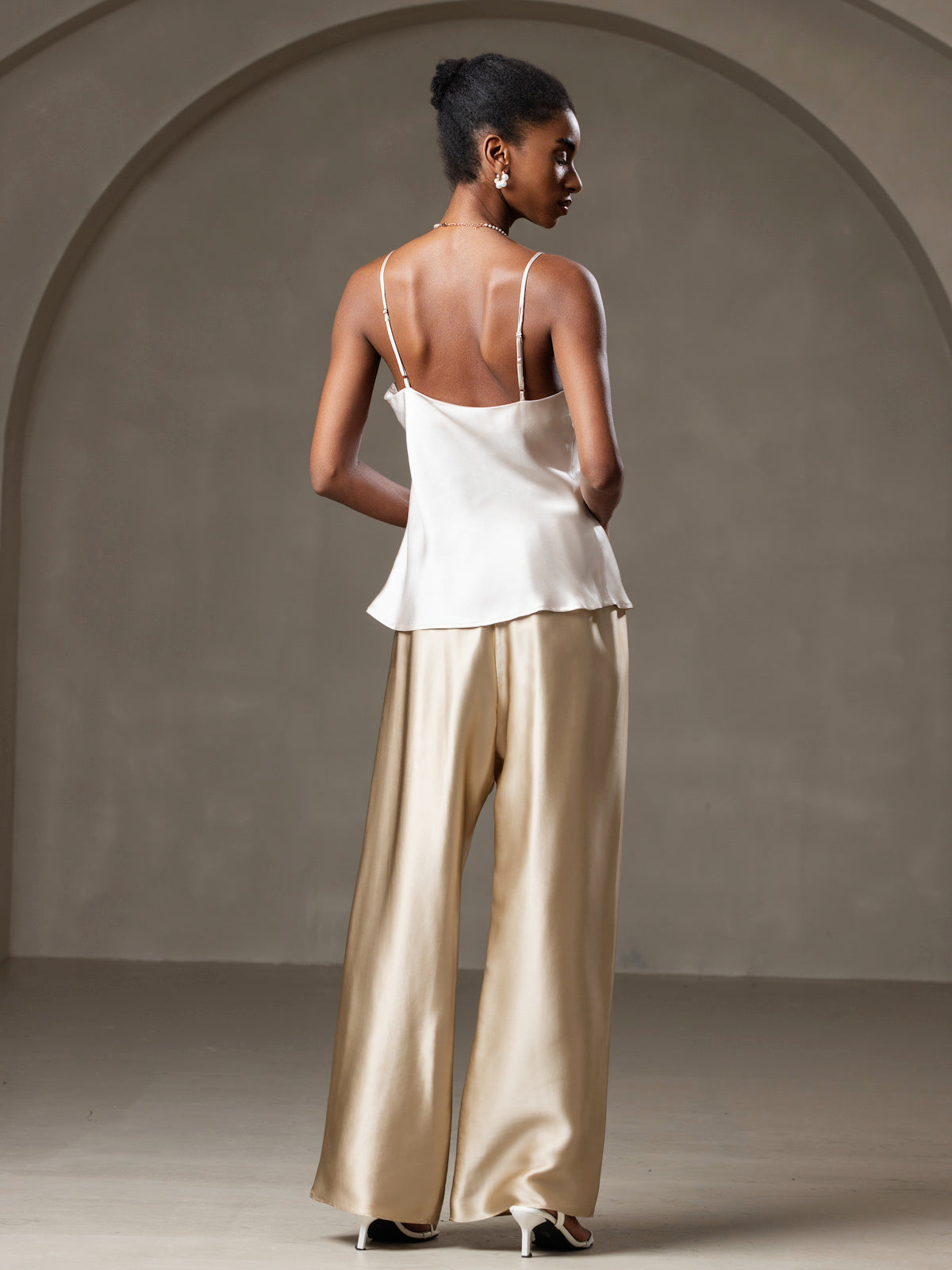 [Beige] SilkSilky-AU Pure Silk V Neck Camisole 002