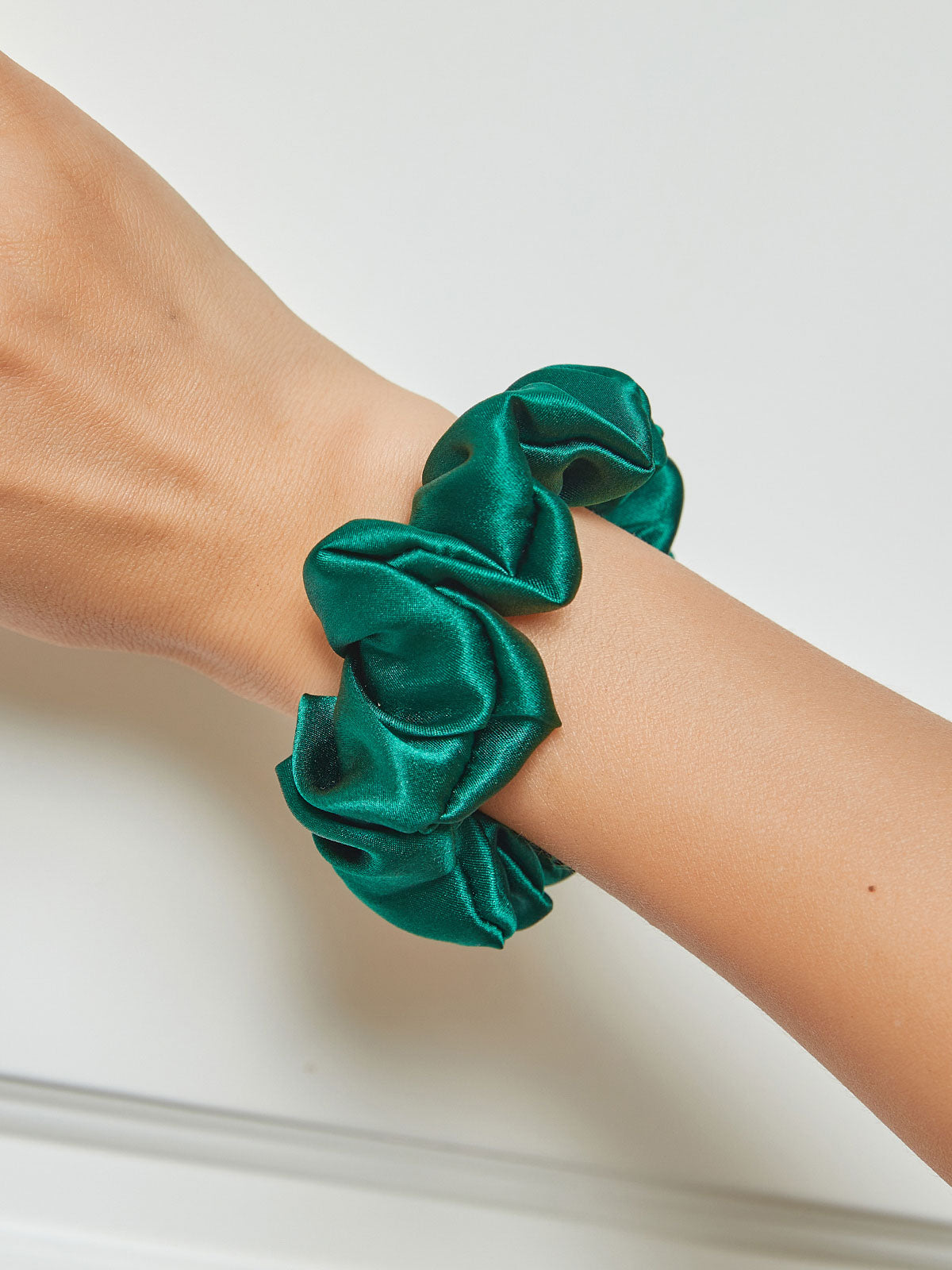 SilkSilky-AU 19Momme Pure Silk Scrunchie DarkGreen 001