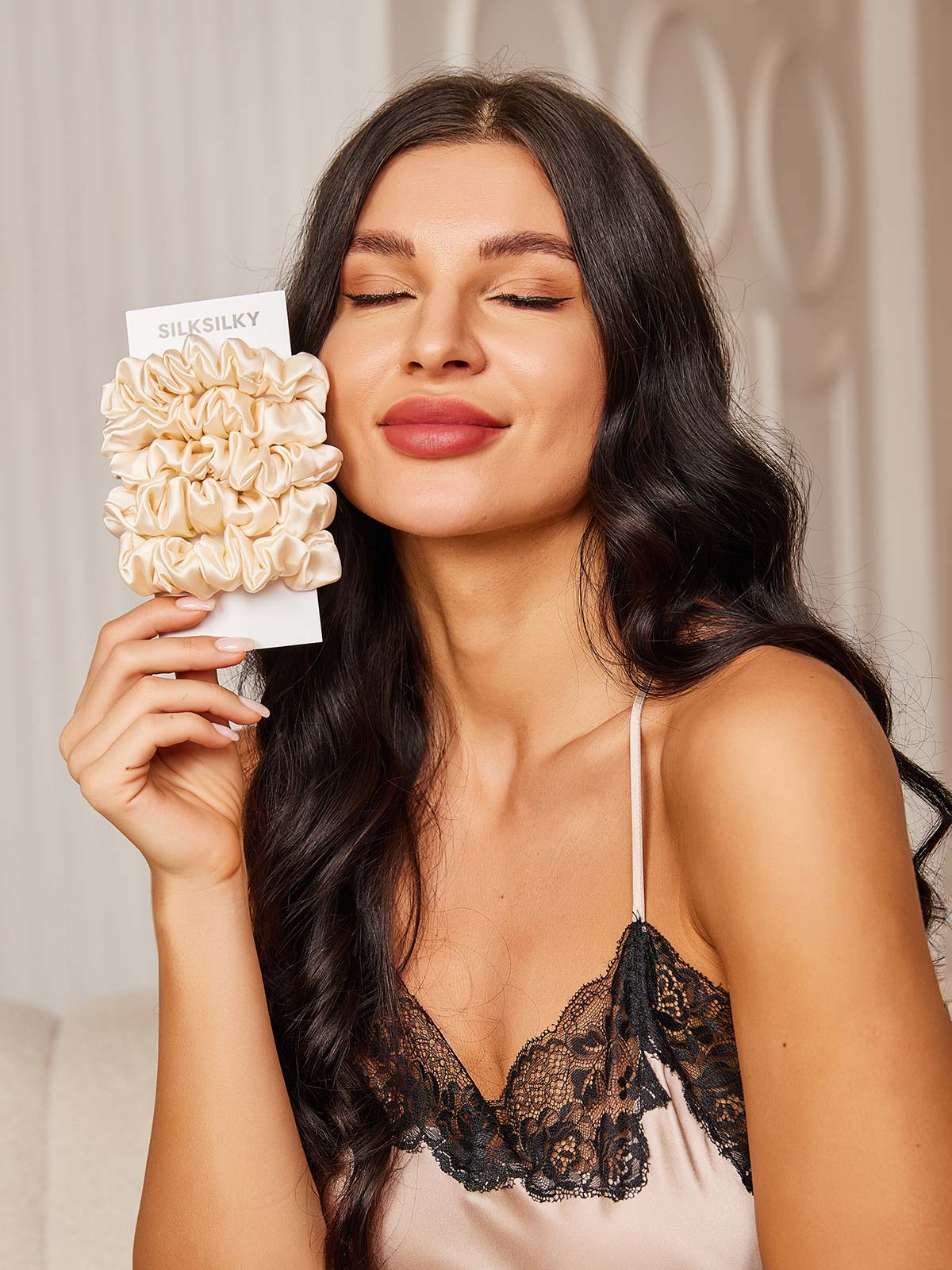 [Light Beige] SilkSilky-AU 19Momme Pure Silk Scrunchie 001