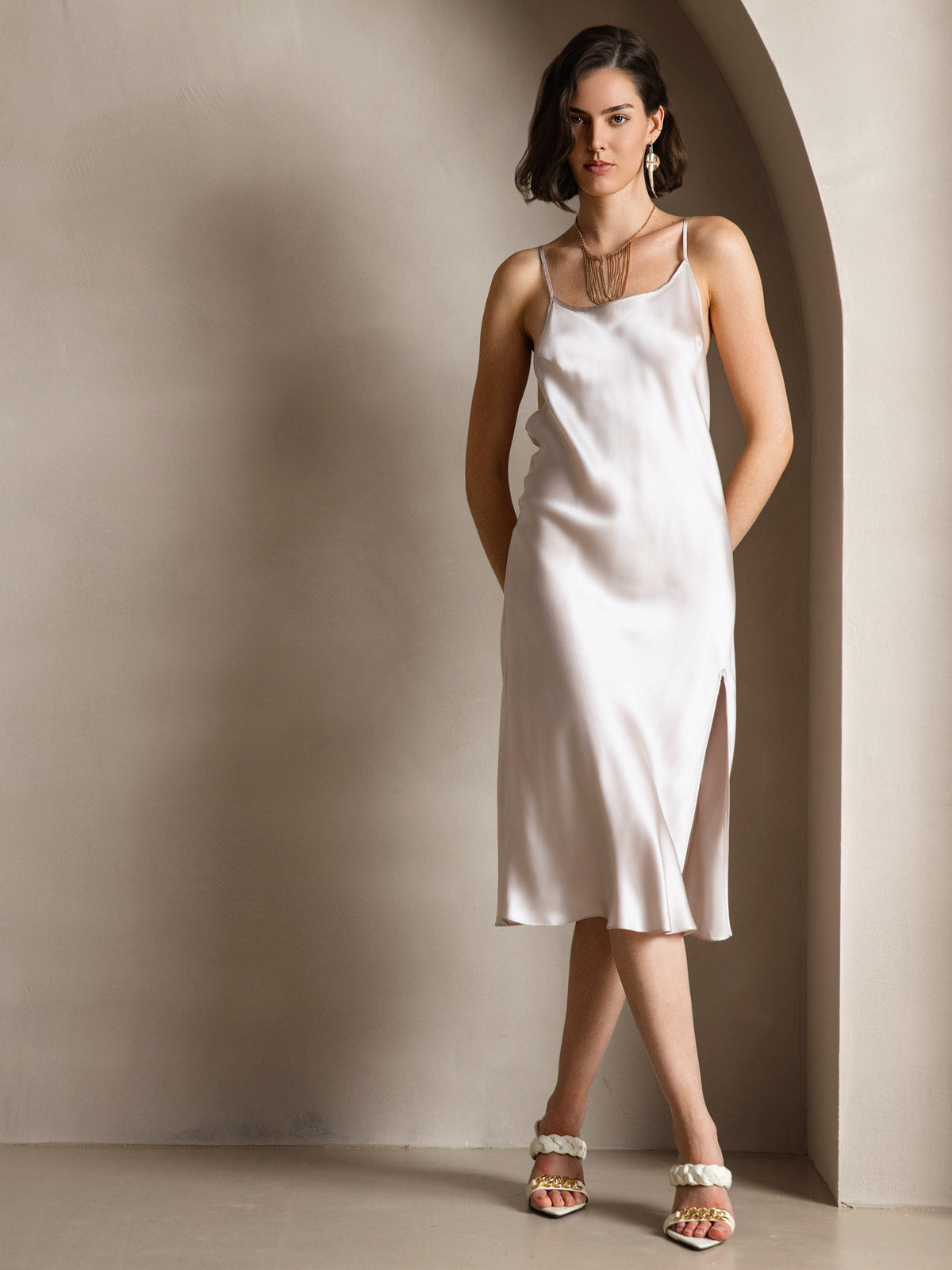 [Beige] SilkSilky-AU Pure Silk Round Neck Dress 001