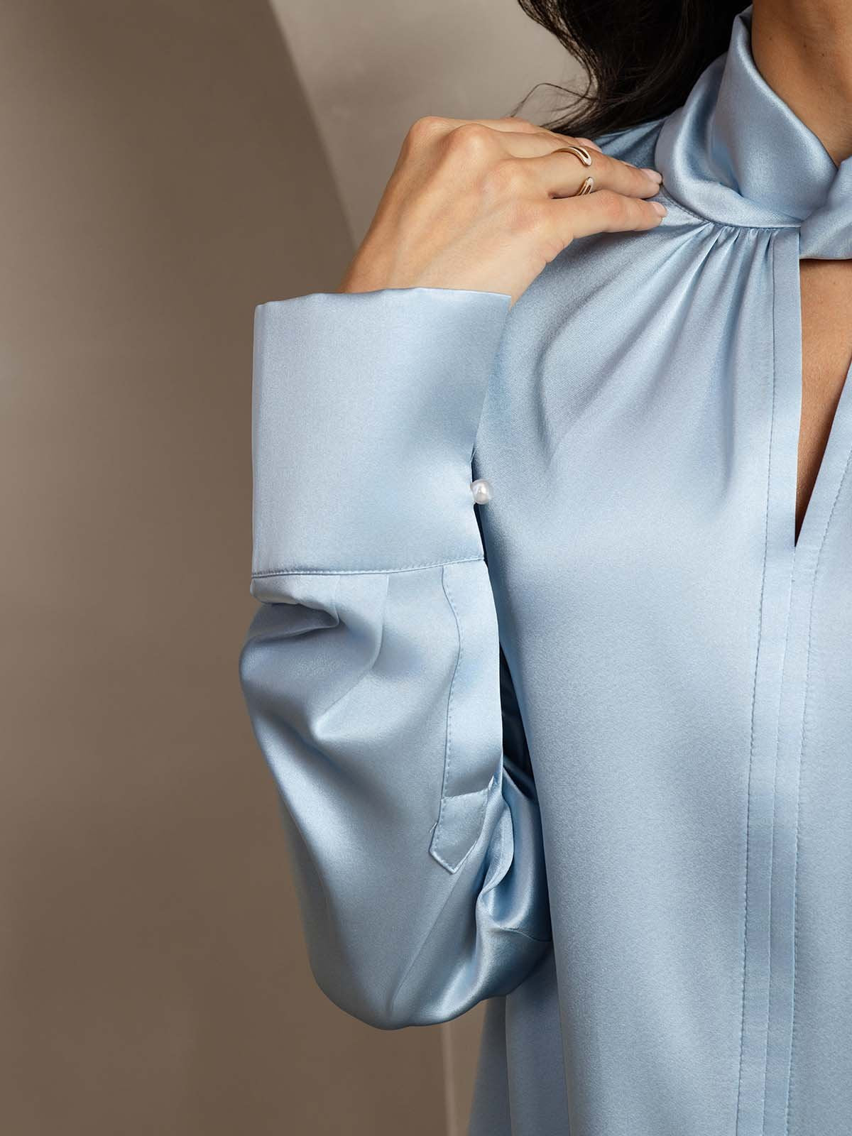 [GrayishBlue] SilkSilky-AU 19Momme Silk Keyhole Neck Women's Shirt 004