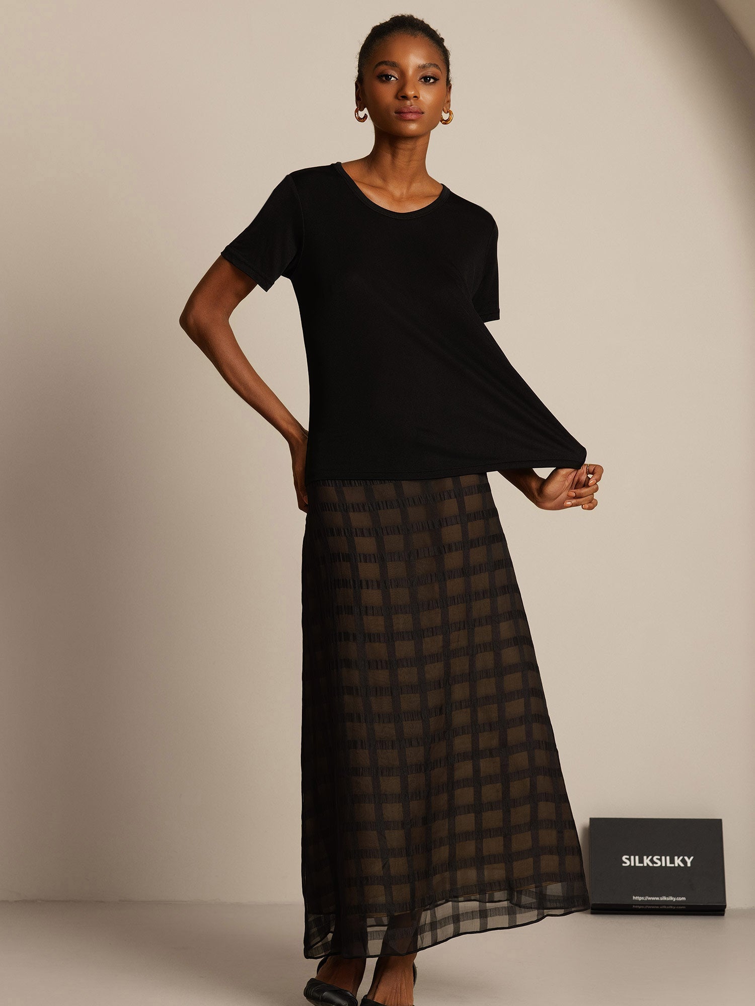 [Black] SilkSilky-AU Silk Knitted Round Neck Women's T-Shirt 008