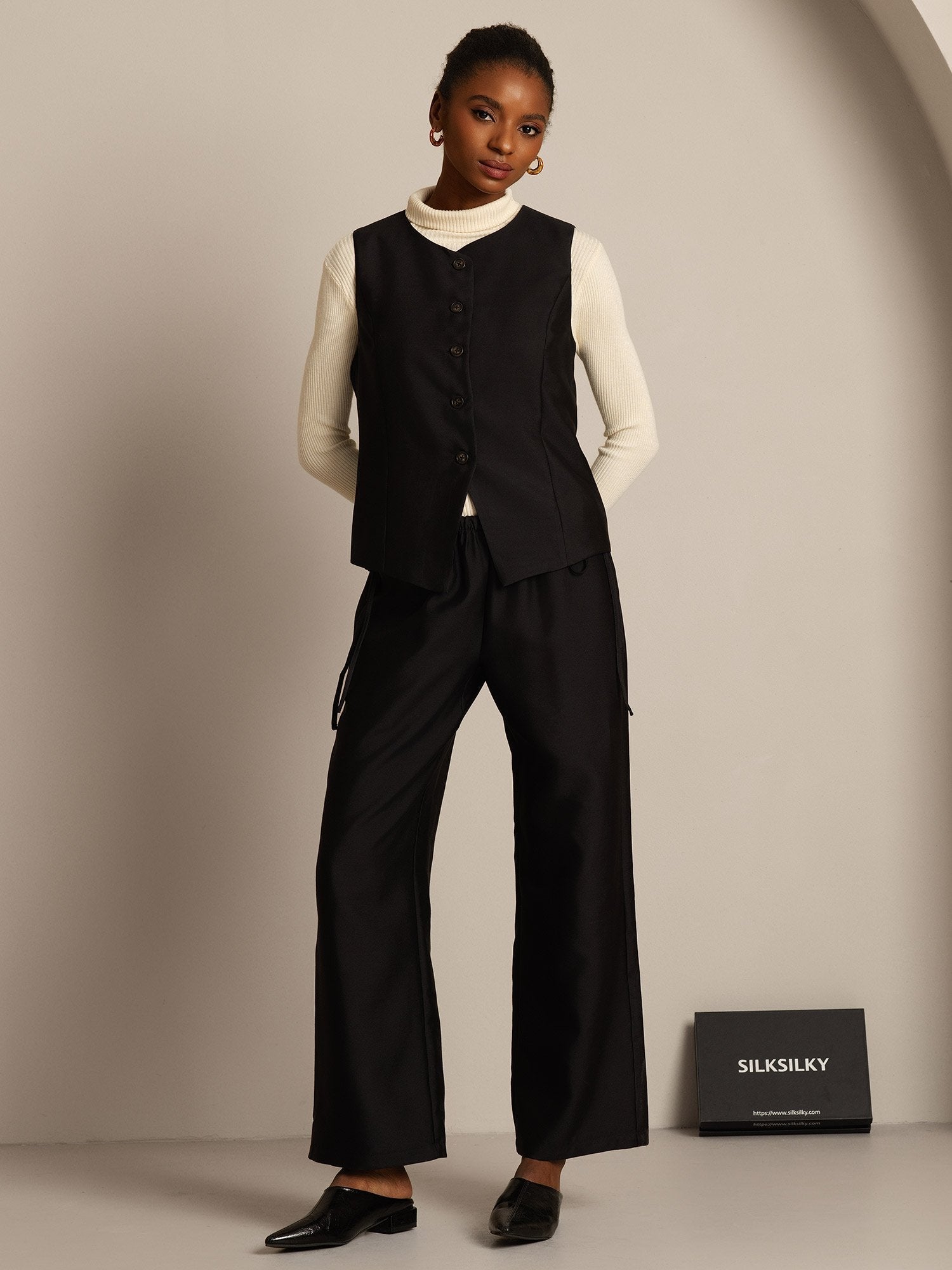 [Black] SilkSilky-AU 32Momme Wool Womens Vest 006,