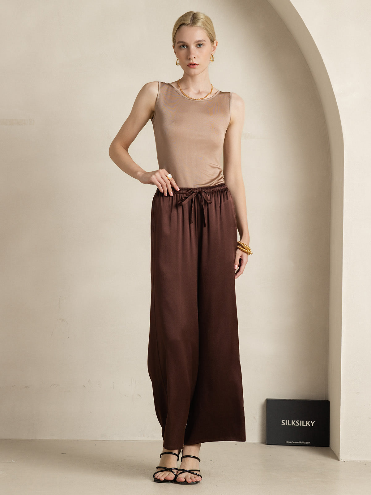 [Coffee] SilkSilky-AU Silk Knitted Round Neck Women's T-Shirt 008