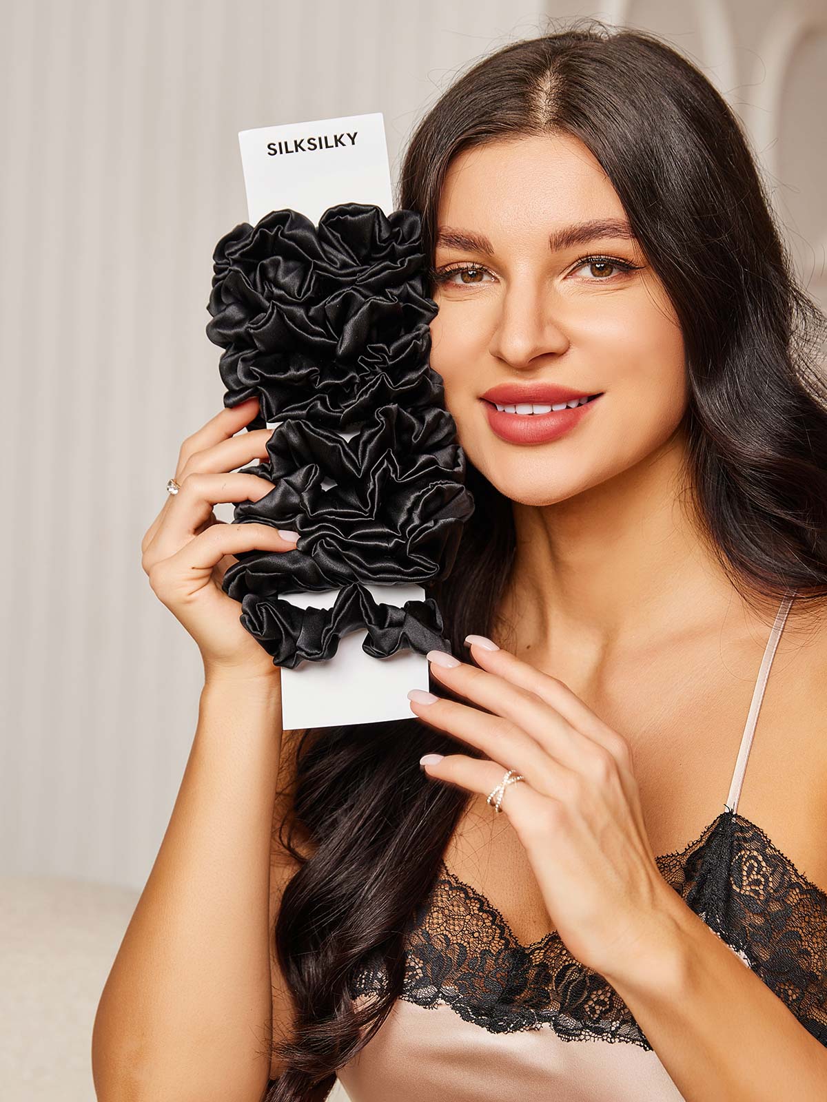 [Black] SilkSilky-AU 19Momme Pure Silk Scrunchie 001